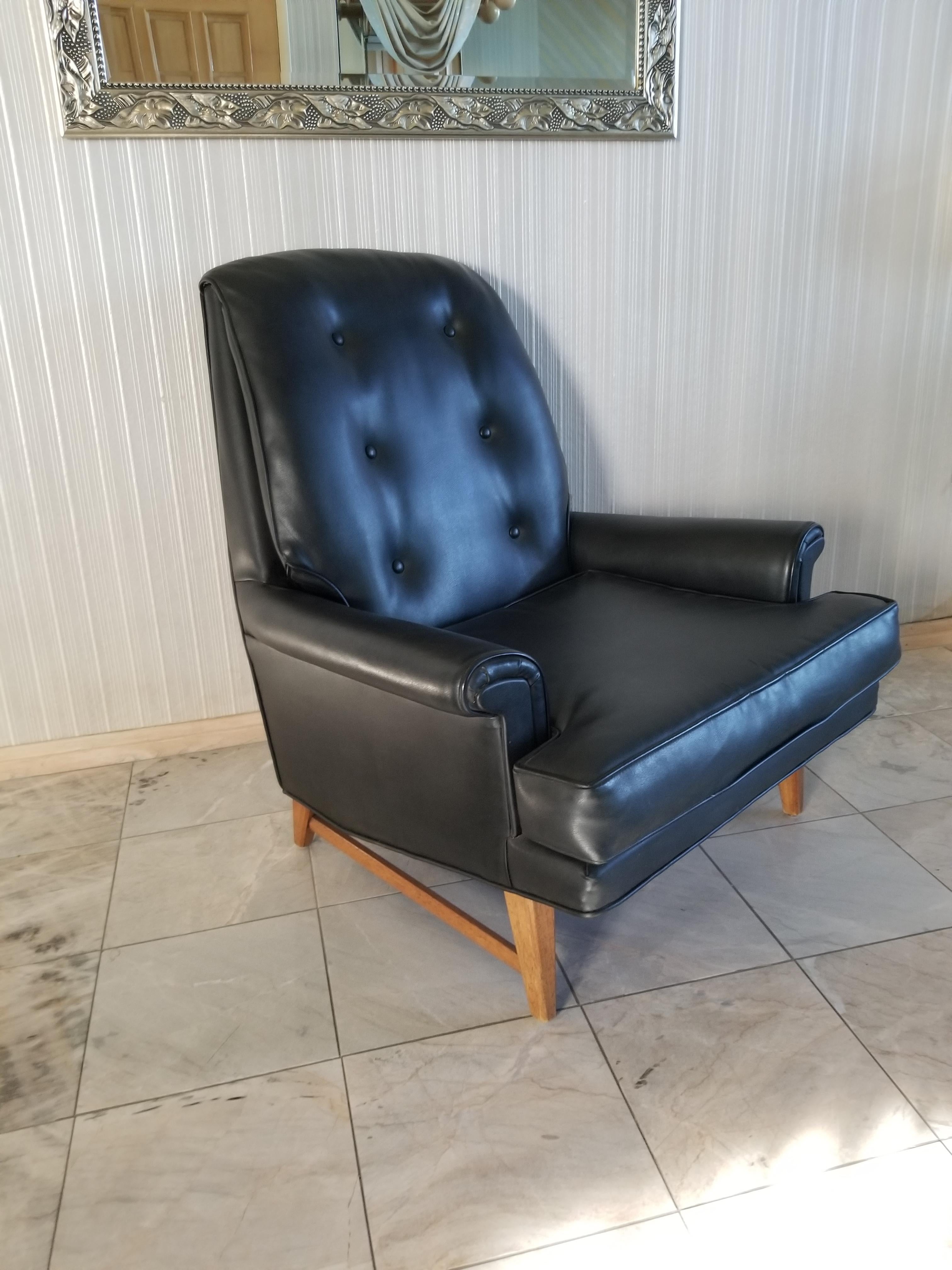 1950s Heritage Faux Leather Mahogany Lounge Chair For Sale 1