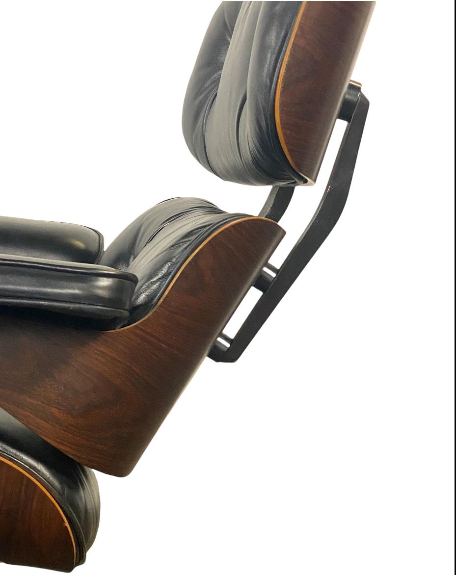 Handsome Herman Miller Eames Lounge Chair and Ottoman 4