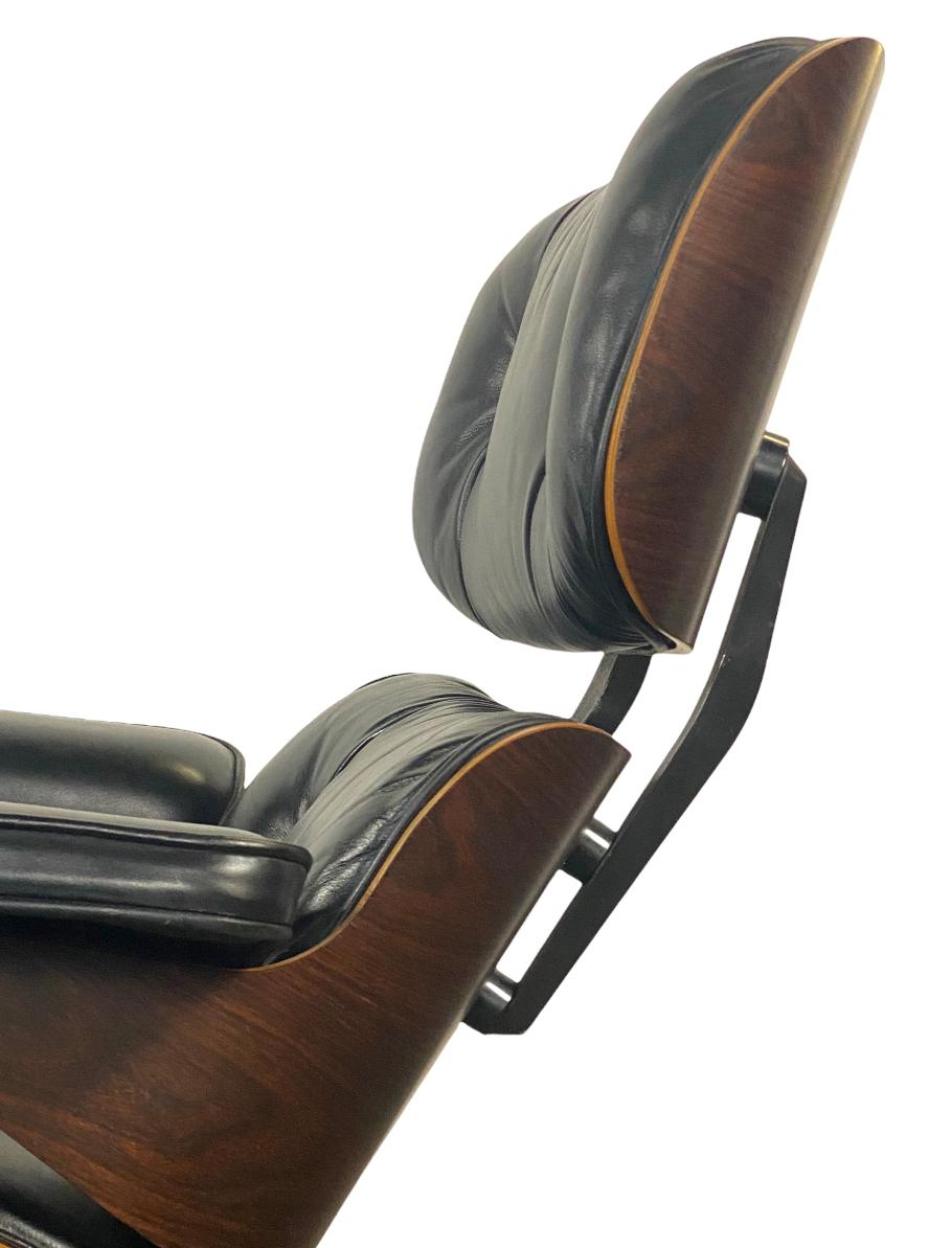 Handsome Herman Miller Eames Lounge Chair and Ottoman 2