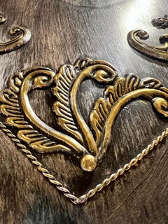 Handsome High Relief Messing Repousse und Tole Schild.