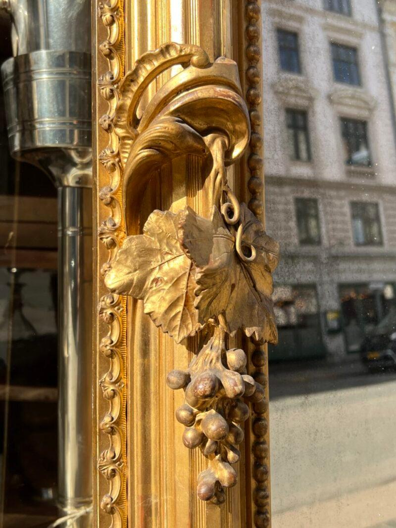 Intagliato a mano Splendido specchio d'oro ornato-Francia 1860 in vendita