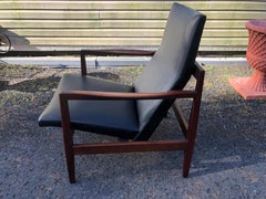 Handsome Jens Risom Walnut Lounge Chair Mid-Century Modern