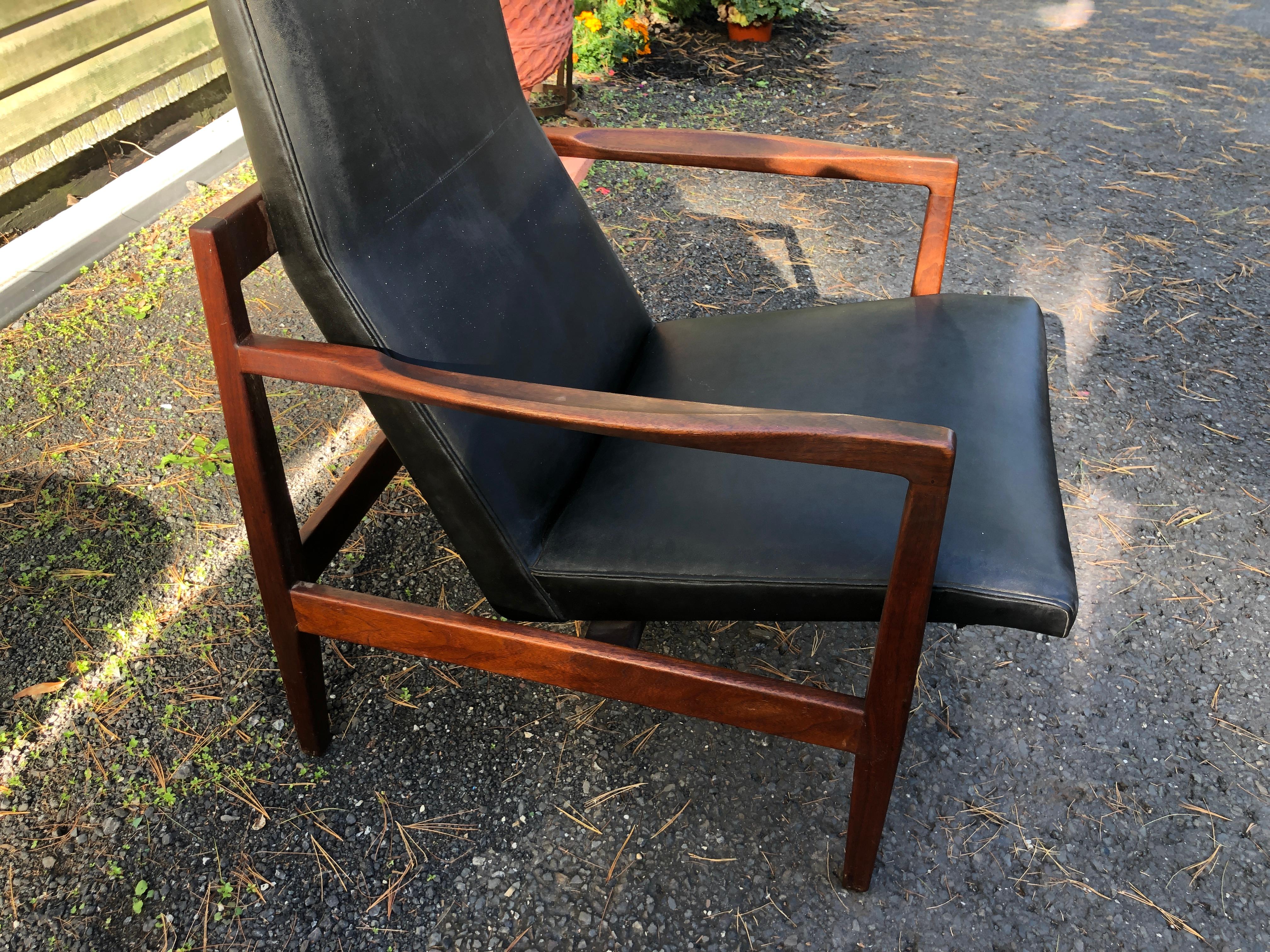 Magnifique chaise longue en noyer Jens Risom Mid-Century Modernity en vente 2