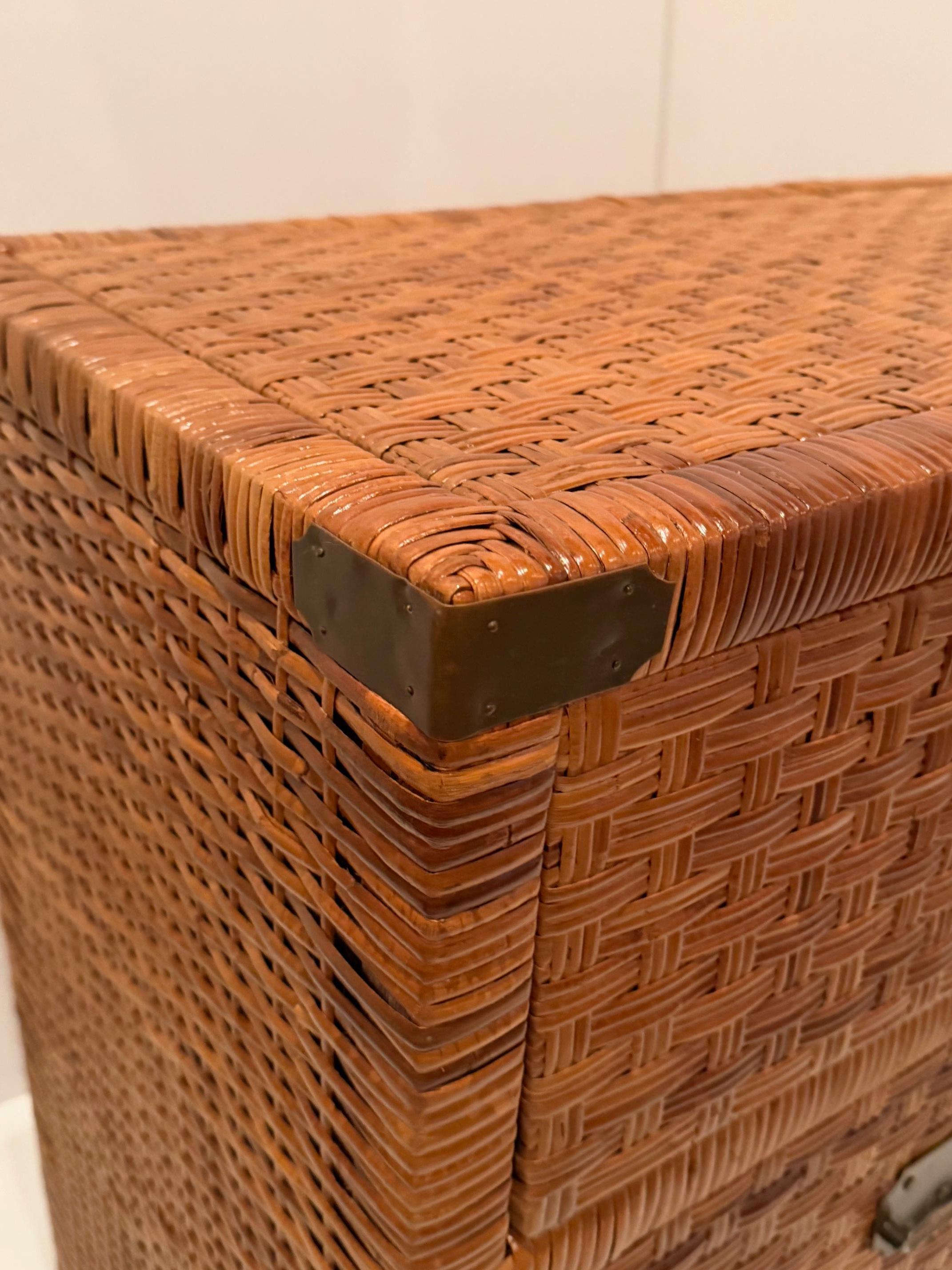 Philippin Handsome Large 6 Drawer Woven Rattan Chest of Drawers with Metal Mounts en vente