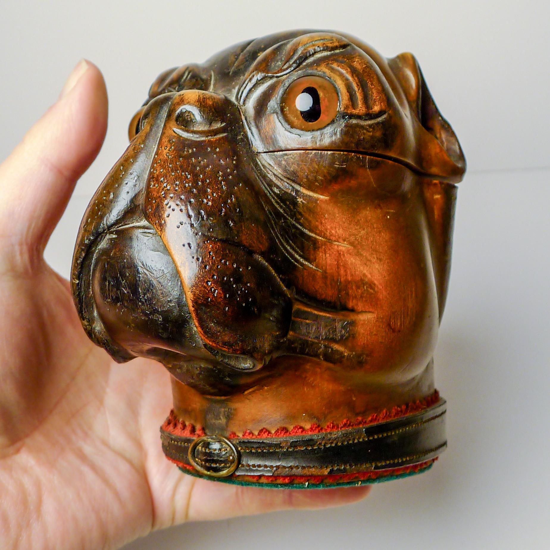 Handsome Large Antique Wooden Black Forest Dog Inkwell c.1890 In Good Condition For Sale In Bath, GB