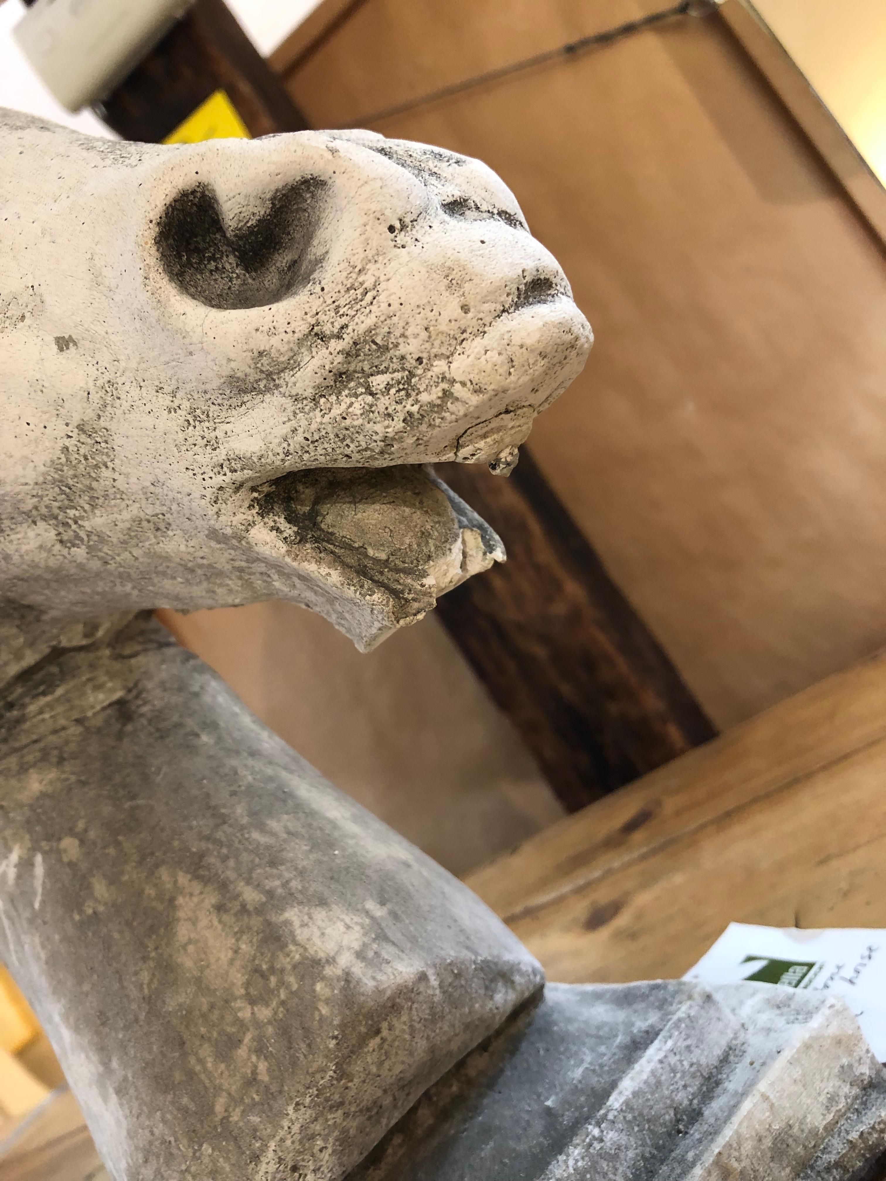 Ciment Belle grande sculpture en ciment d'une tête de cheval en vente
