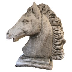 Belle grande sculpture en ciment d'une tête de cheval