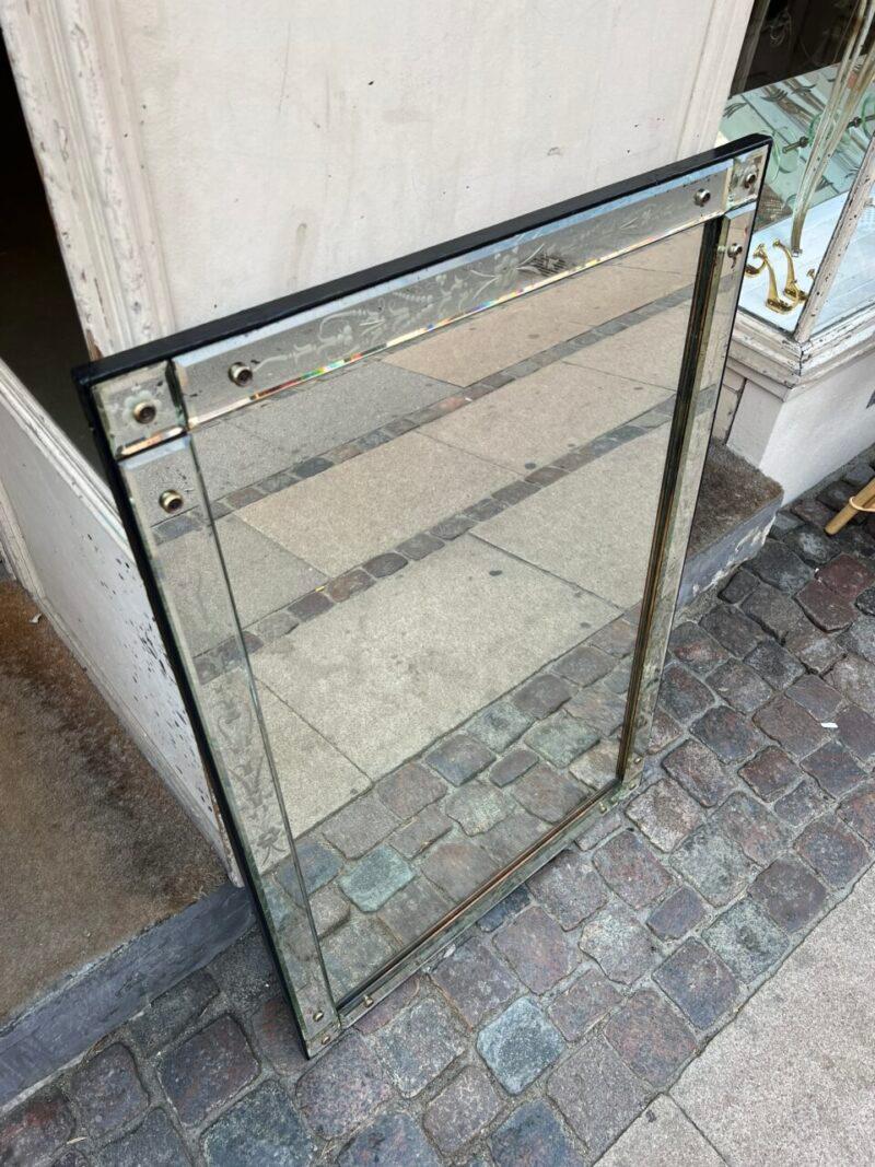 Handsome Large Venetian Mirror 1920-40s France For Sale 2
