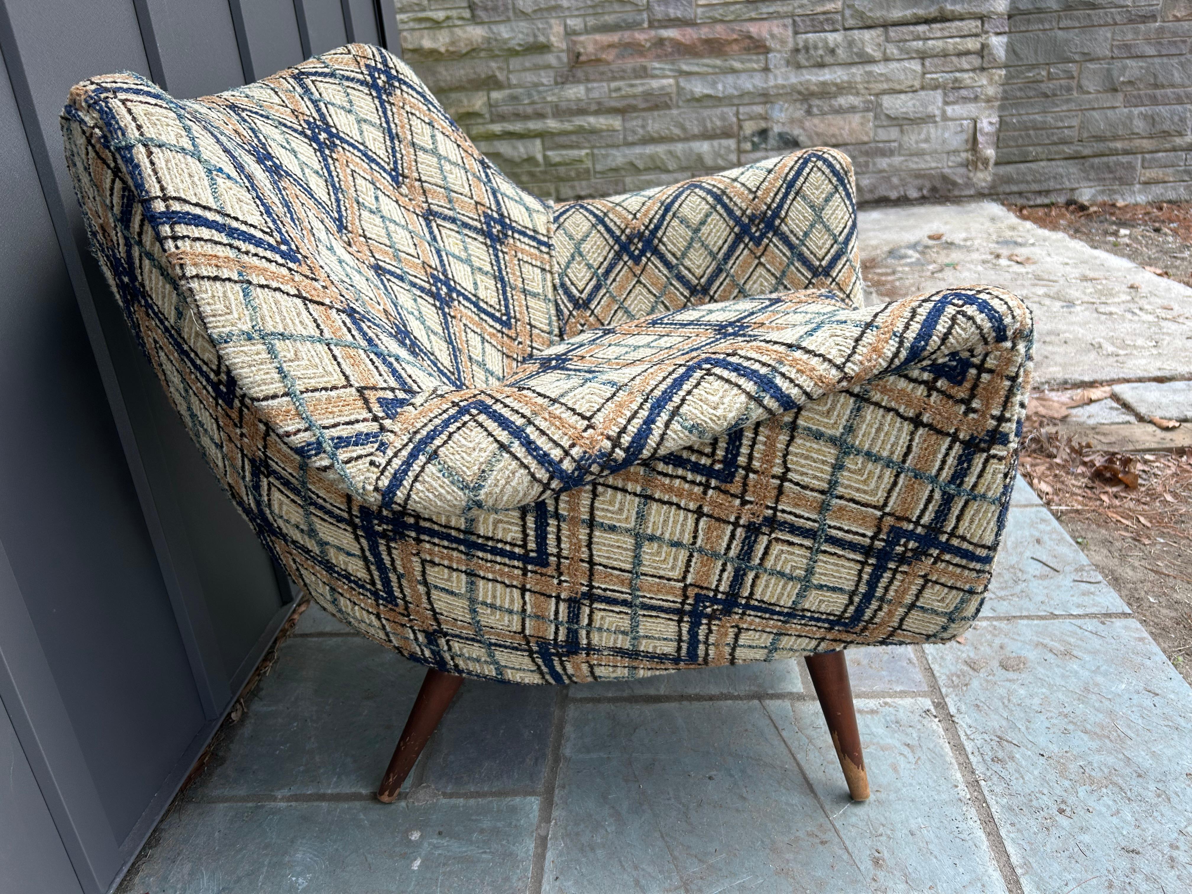 American Handsome Lawrence Peabody Barrel Back Tub Chair Selig, Mid-Century Modern For Sale