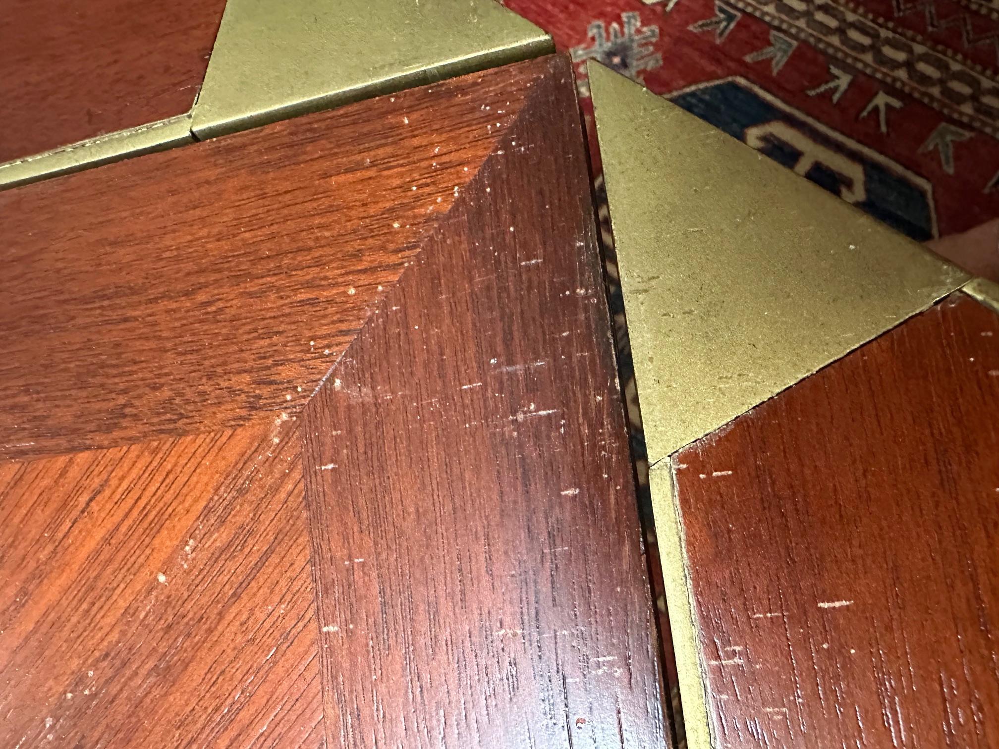 Handsome Mahogany and Brass Game Table with Leather Chairs For Sale 9