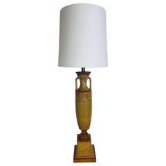 Belle lampe de table en poterie de style classique du milieu du siècle dernier.