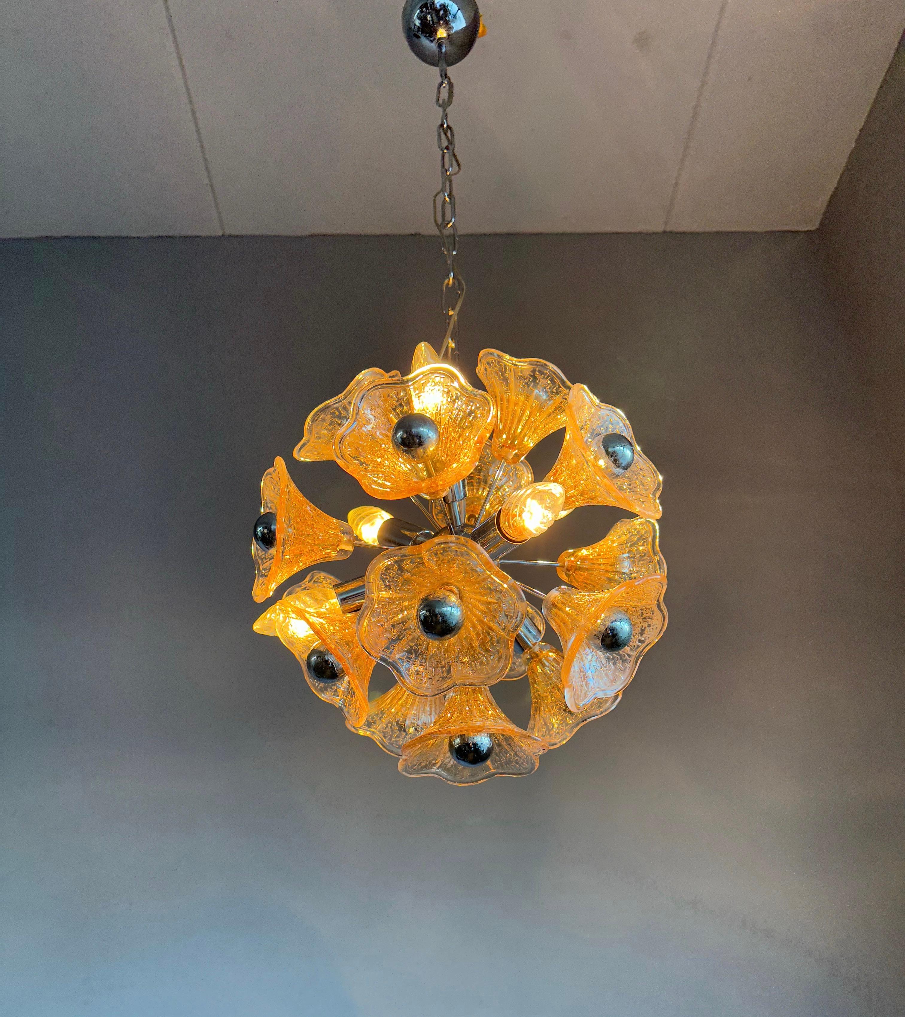 Belle lampe à suspension Spoutnik en verre de Murano avec fleurs, style mi-siècle moderne, par Venini en vente 6