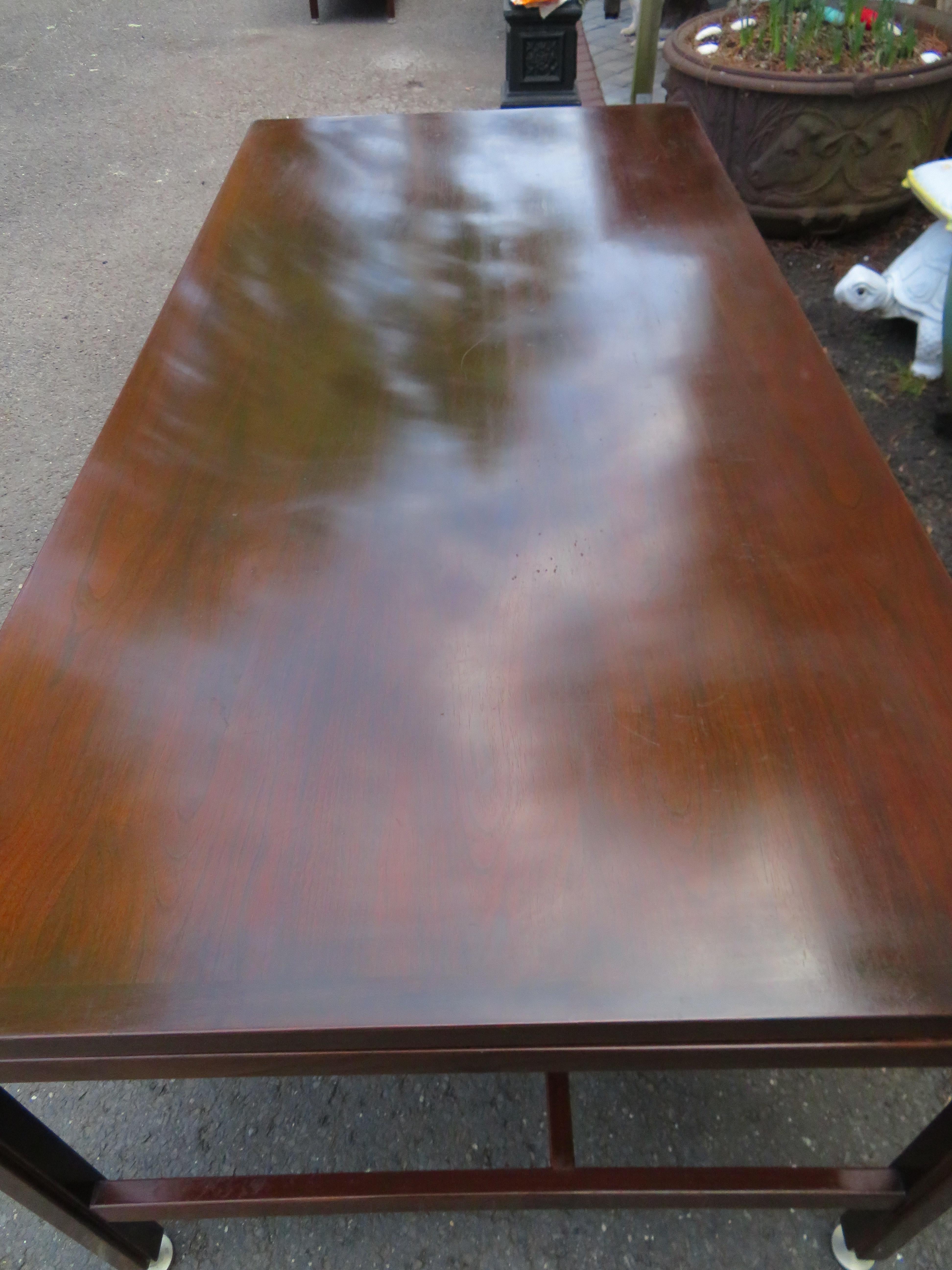 Handsome Mid-Century Modern Walnut Jens Risom Desk Table Mid-Century Modern For Sale 1