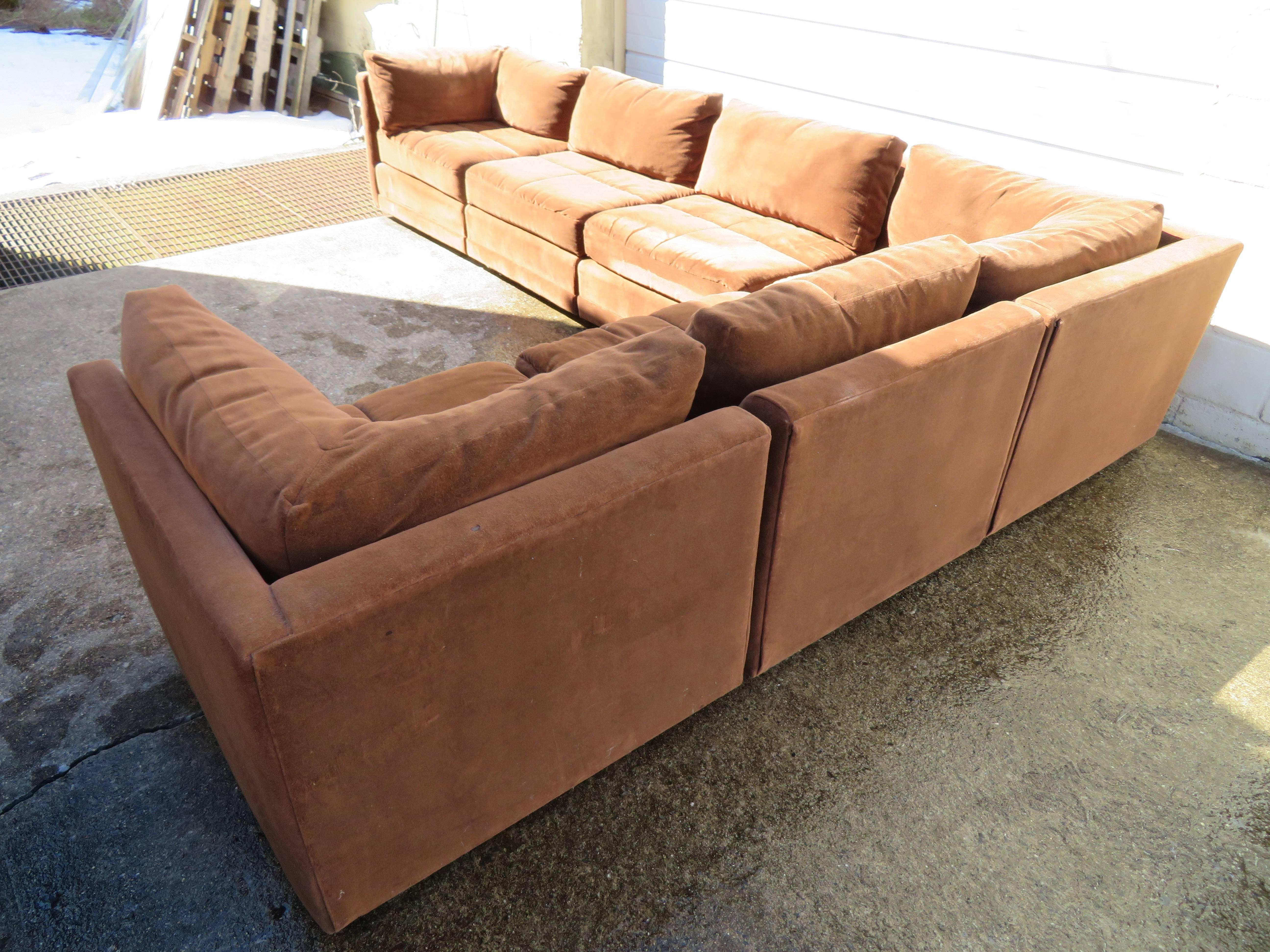 Handsome Milo Baughman Style Six-Piece Section Sofa Mid-Century Modern 6