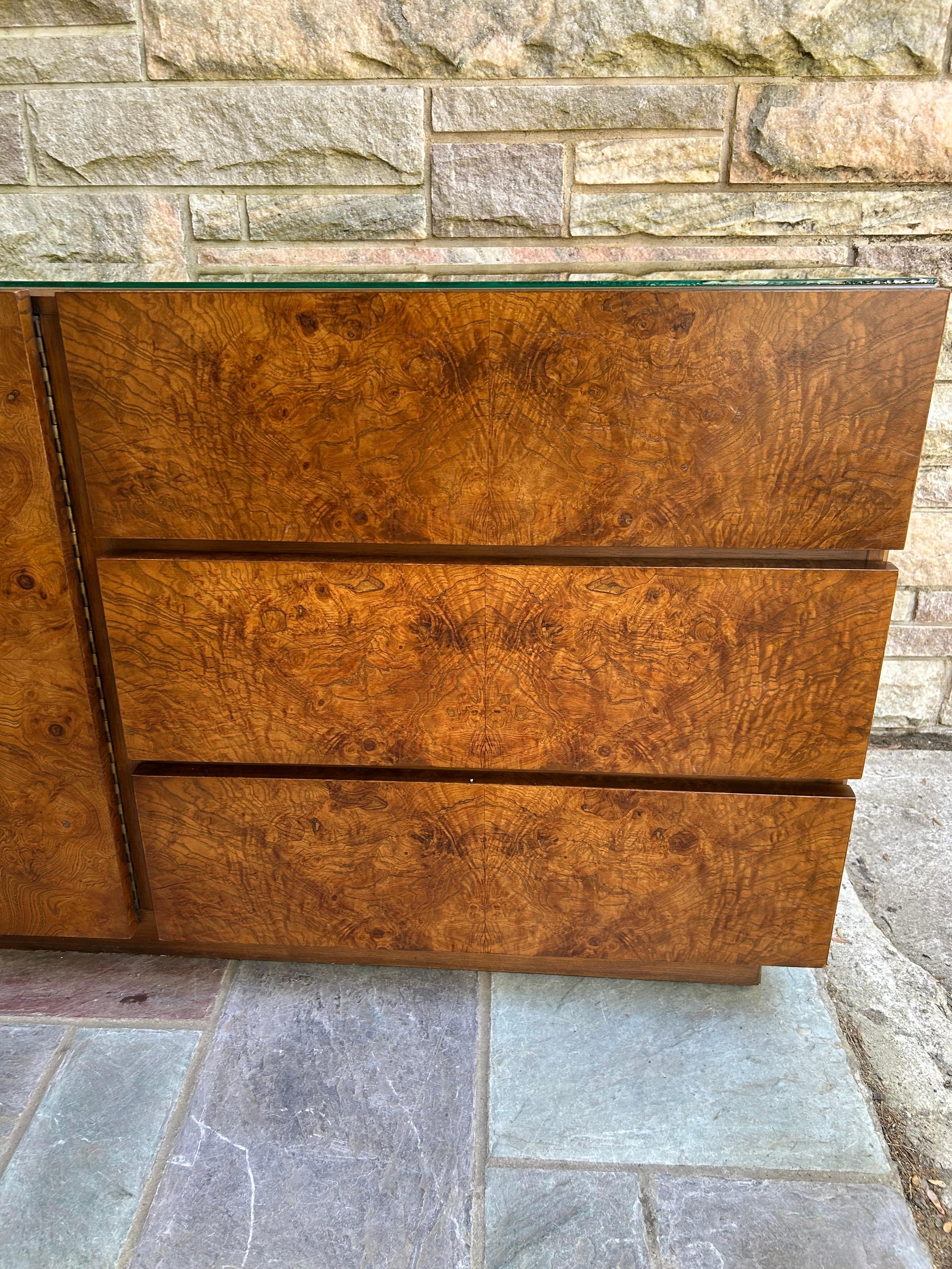 Handsome Milo Baughman Style Burl Wood Long Dresser Credenza Lane Mid-Century For Sale 3