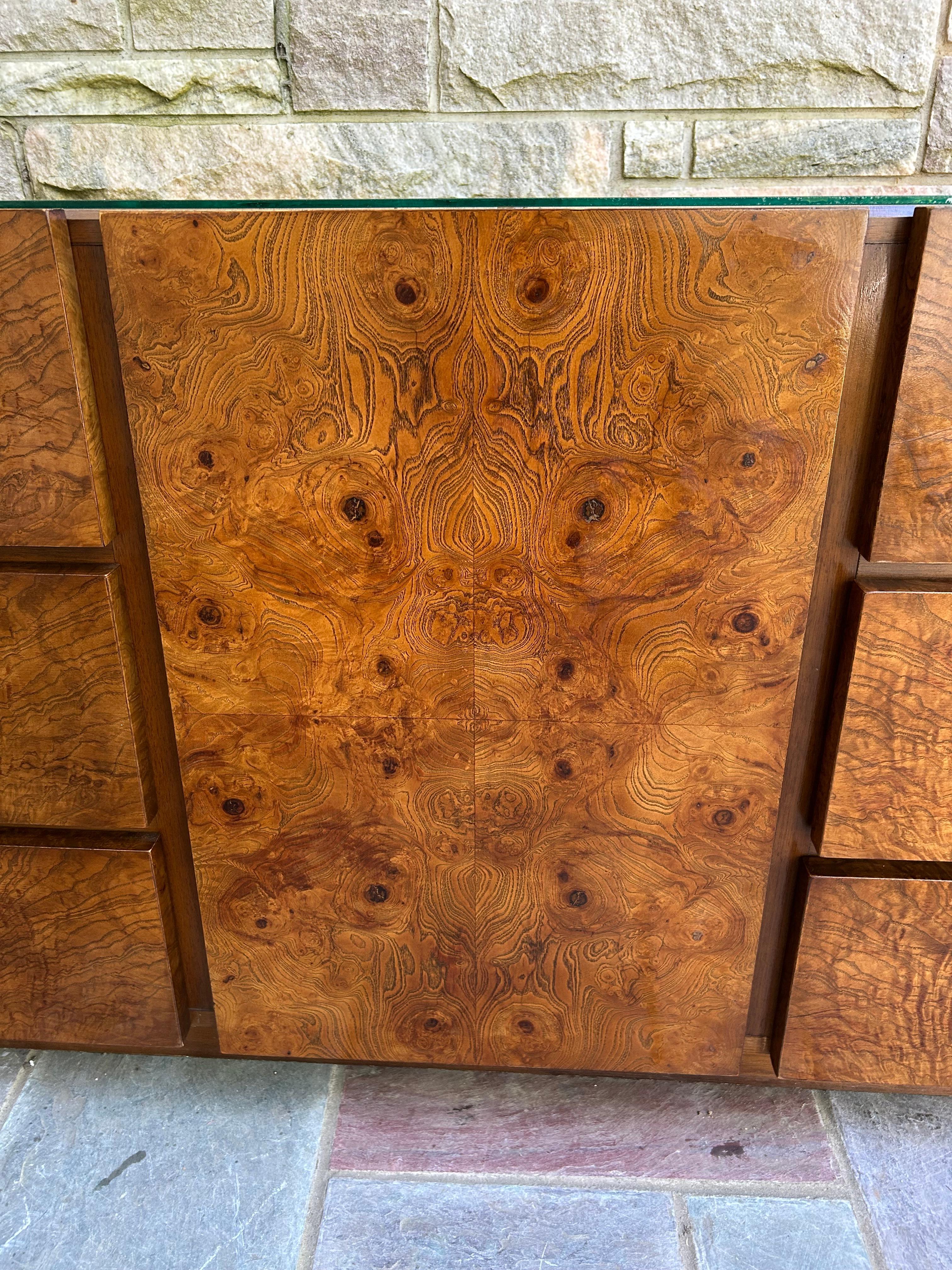 Handsome Milo Baughman Style Burl Wood Long Dresser Credenza Lane Mid-Century For Sale 4