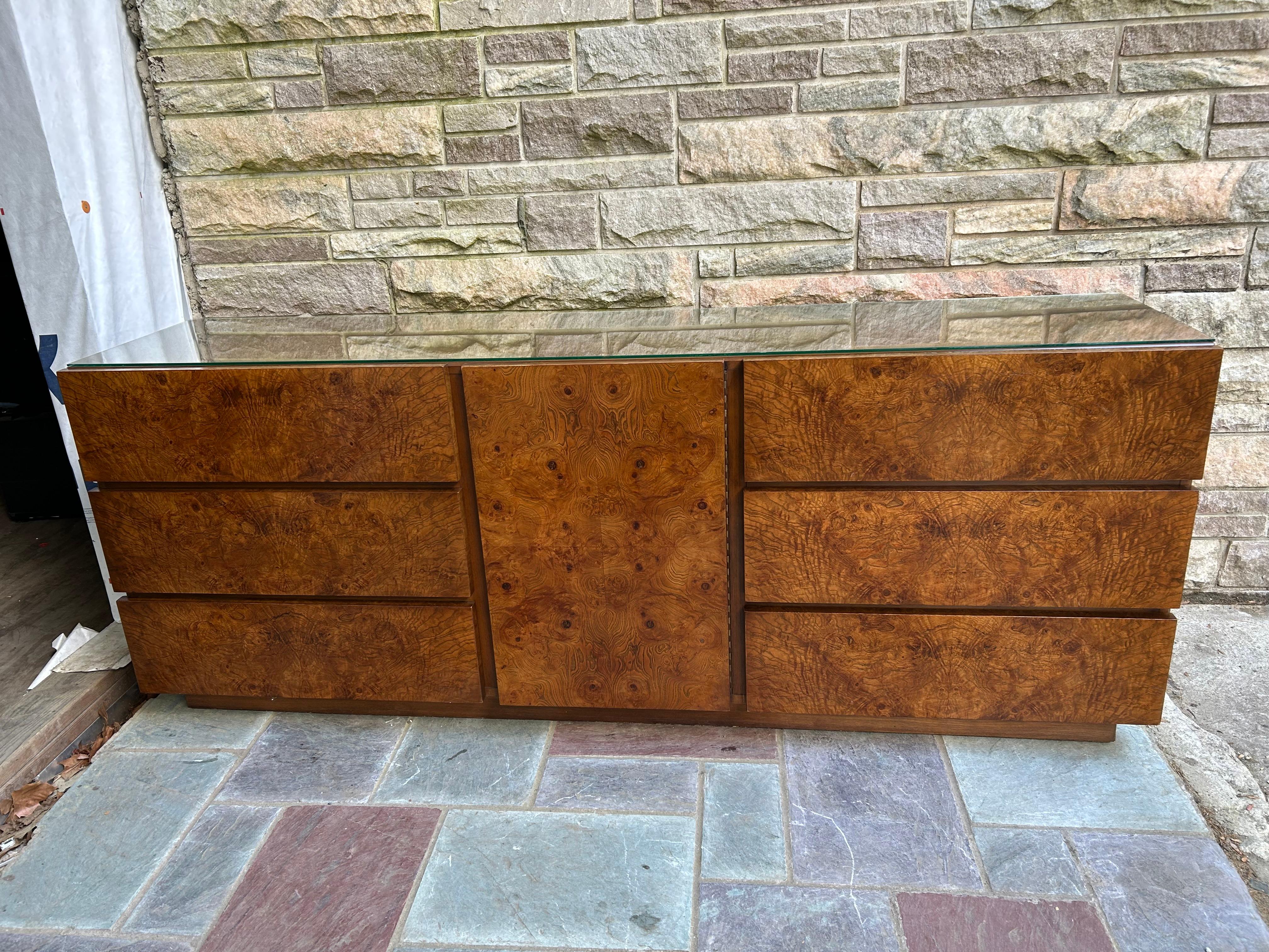 Mid-Century Modern Handsome Milo Baughman Style Burl Wood Long Dresser Credenza Lane Mid-Century For Sale