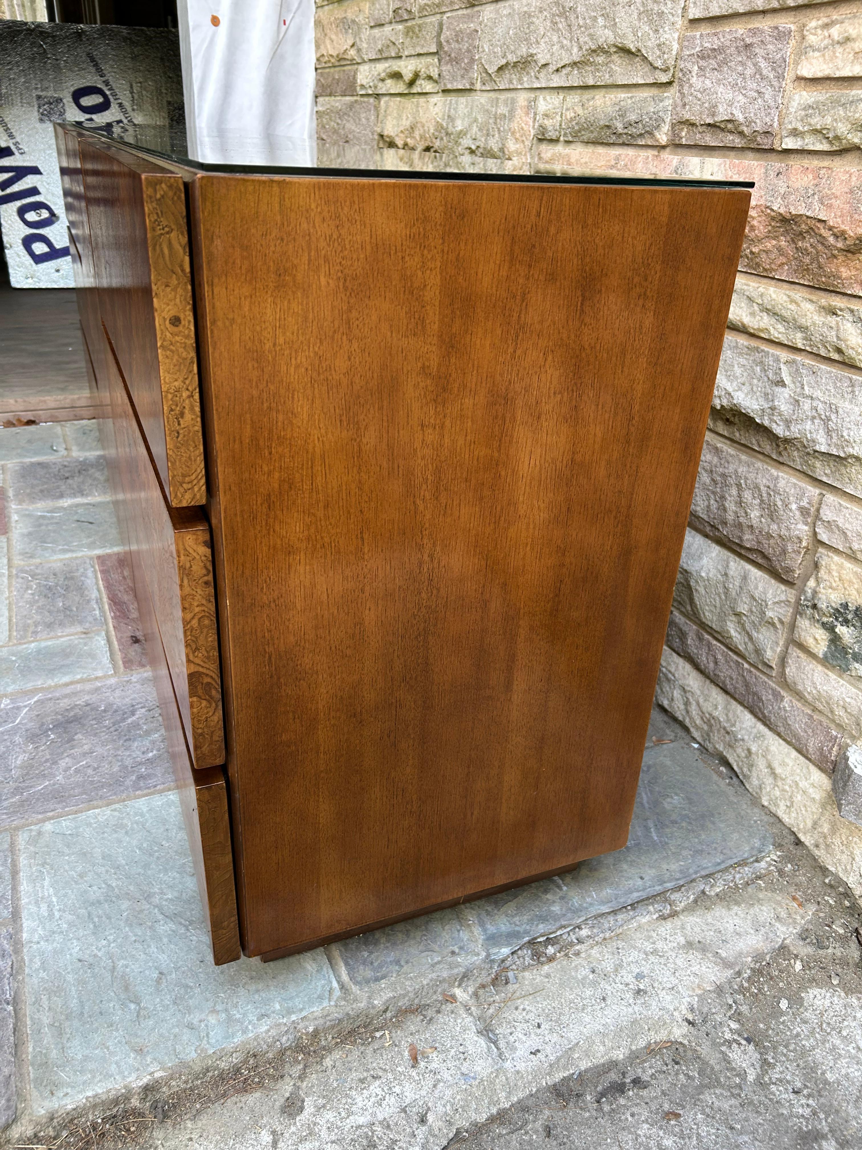 American Handsome Milo Baughman Style Burl Wood Long Dresser Credenza Lane Mid-Century For Sale