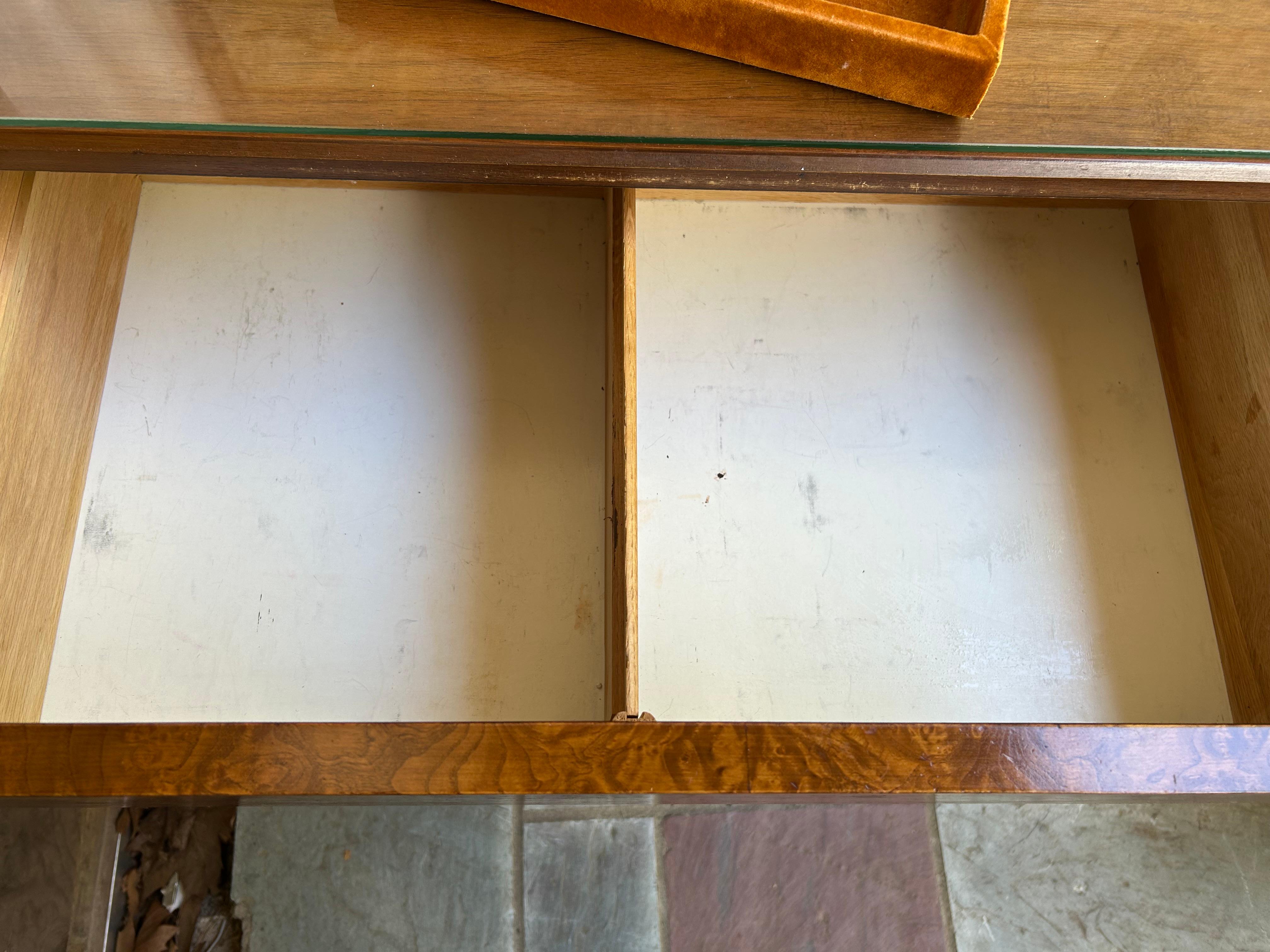 Handsome Milo Baughman Style Burl Wood Long Dresser Credenza Lane Mid-Century For Sale 1
