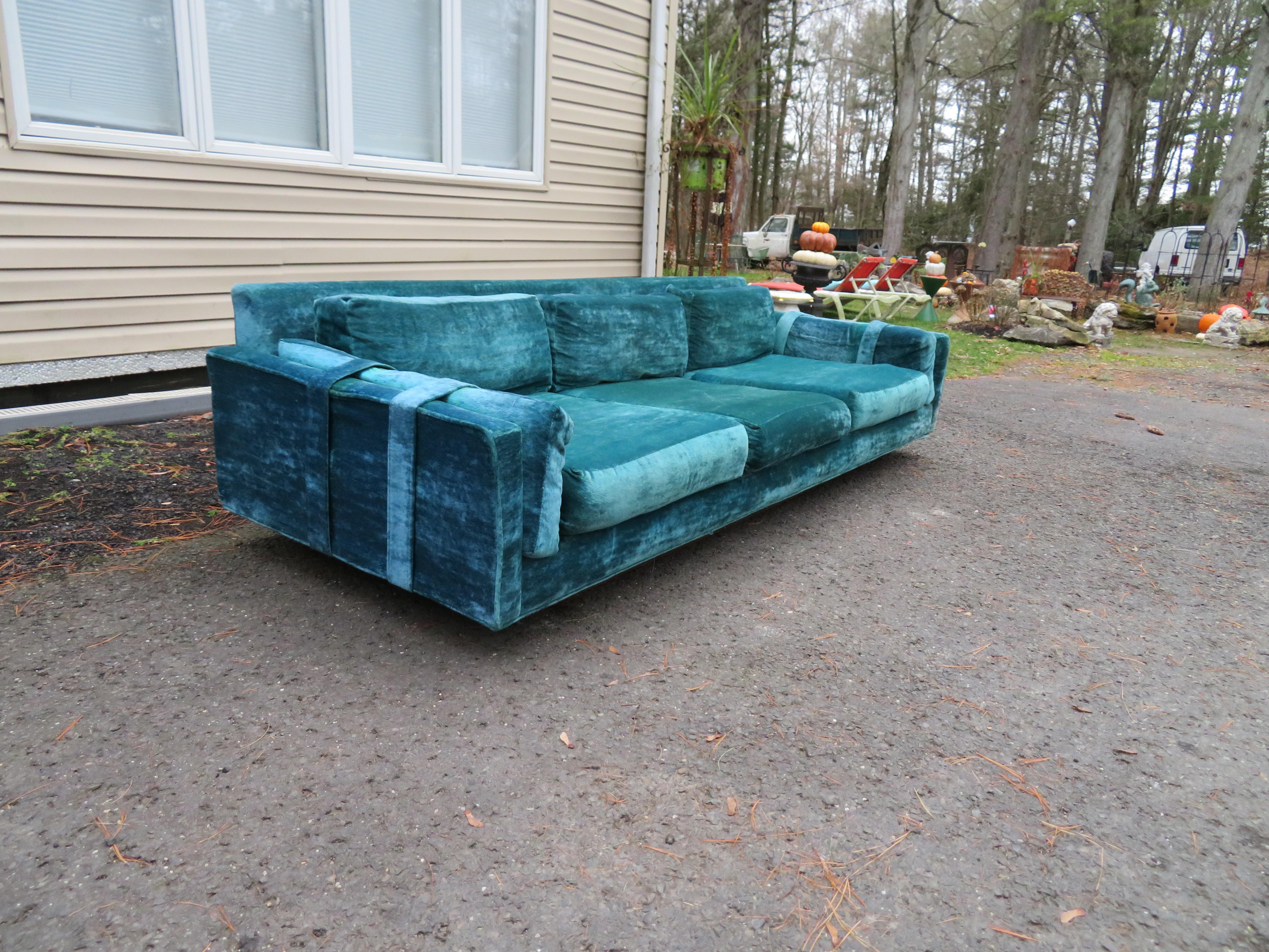 Magnifique canapé en velours de style Milo Baughman, mi-siècle moderne en vente 9