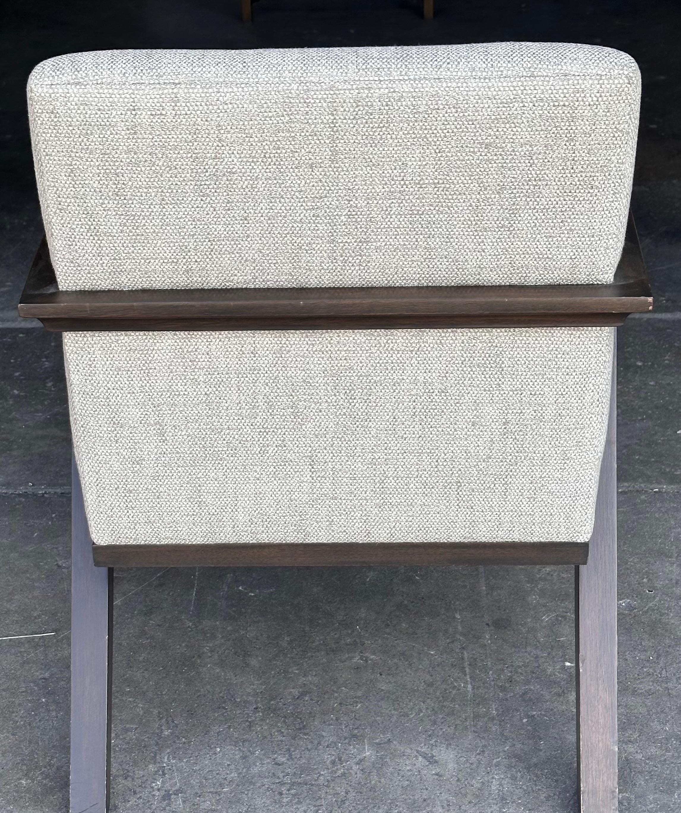Bellissima sedia da club moderna Robert Marinelli super elegante.
