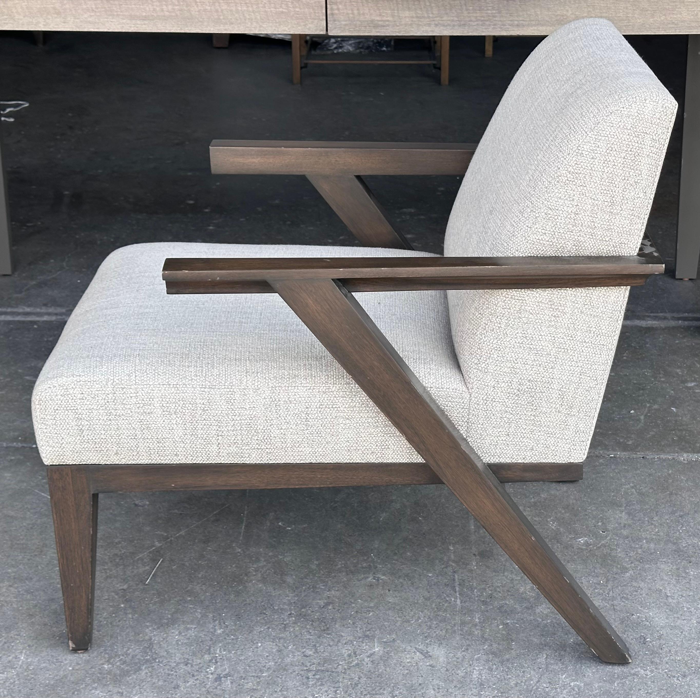 Moderno Bellissima sedia club moderna Robert Marinelli super elegante in vendita