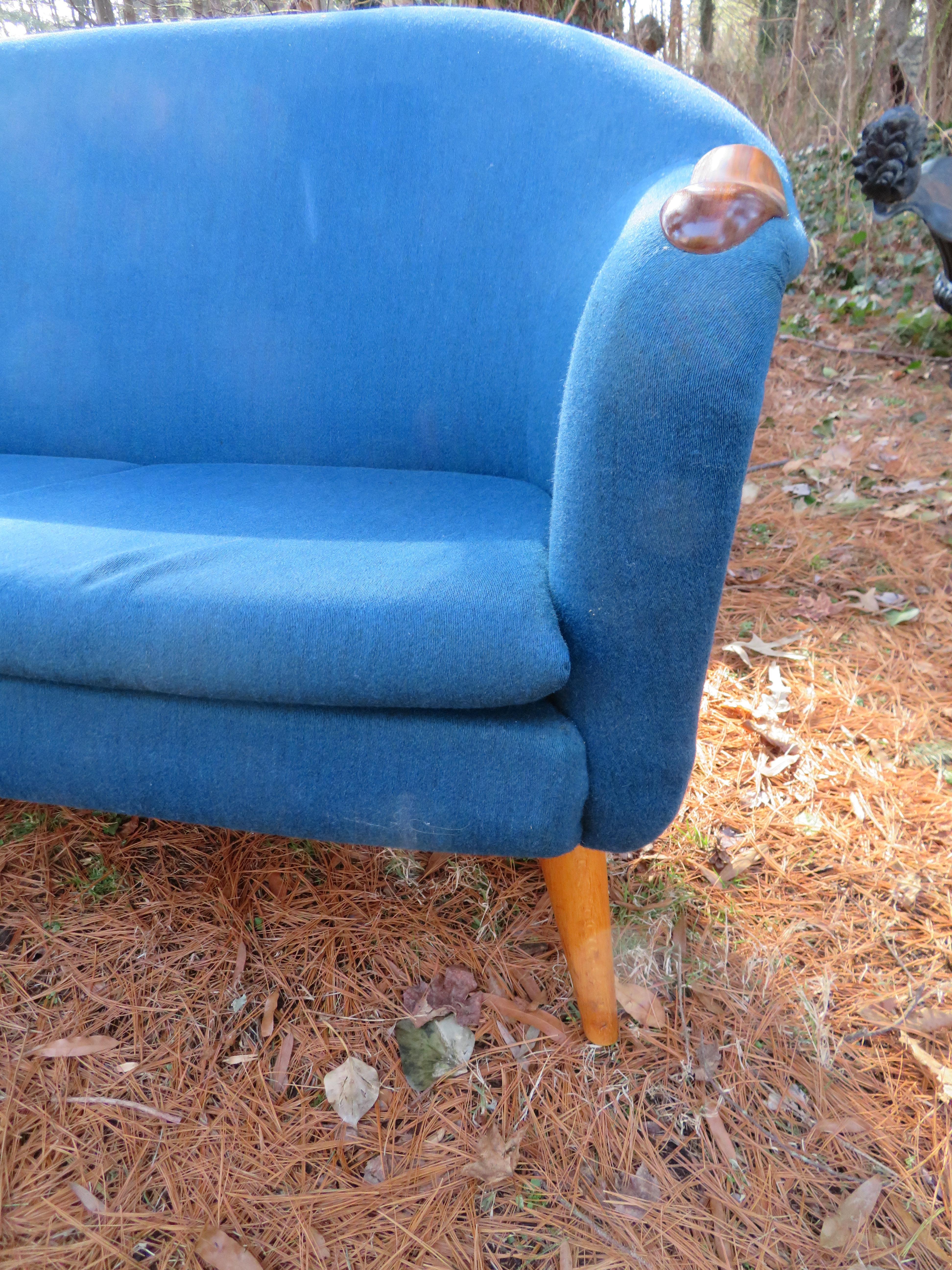 American Handsome Nanna Ditzel Style Four-Seat Sculptural Teak Sofa, Midcentury Danish For Sale