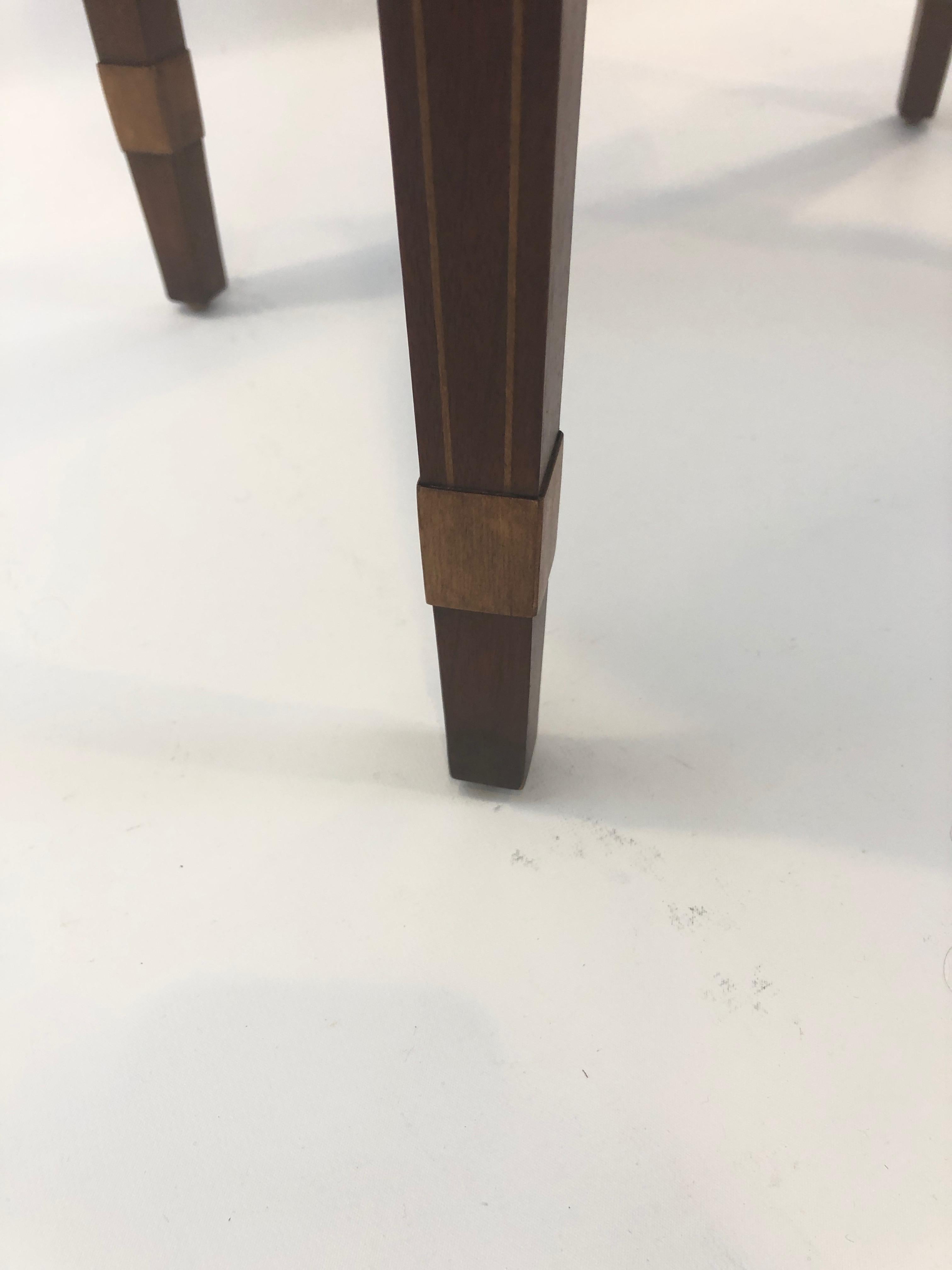 Bellissimi tavolini ovali intarsiati in Wood Wood di Baker in vendita 2