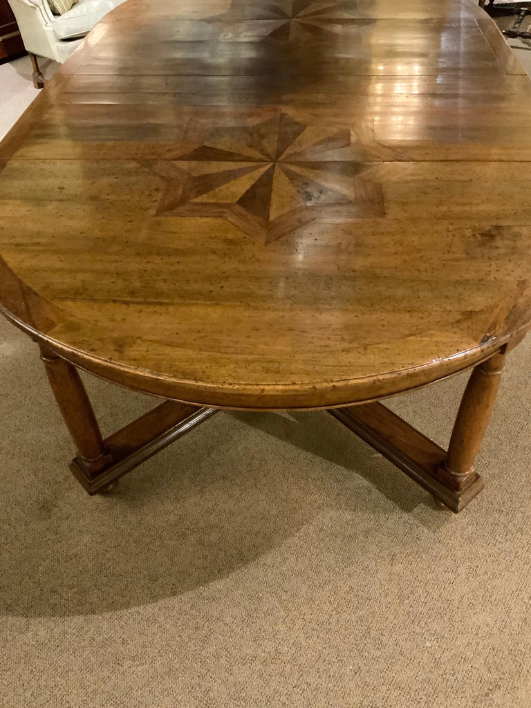 Handsome Oval Shaped Dining Table with Star Inlay in the Top, V-Shaped Stretcher For Sale 3