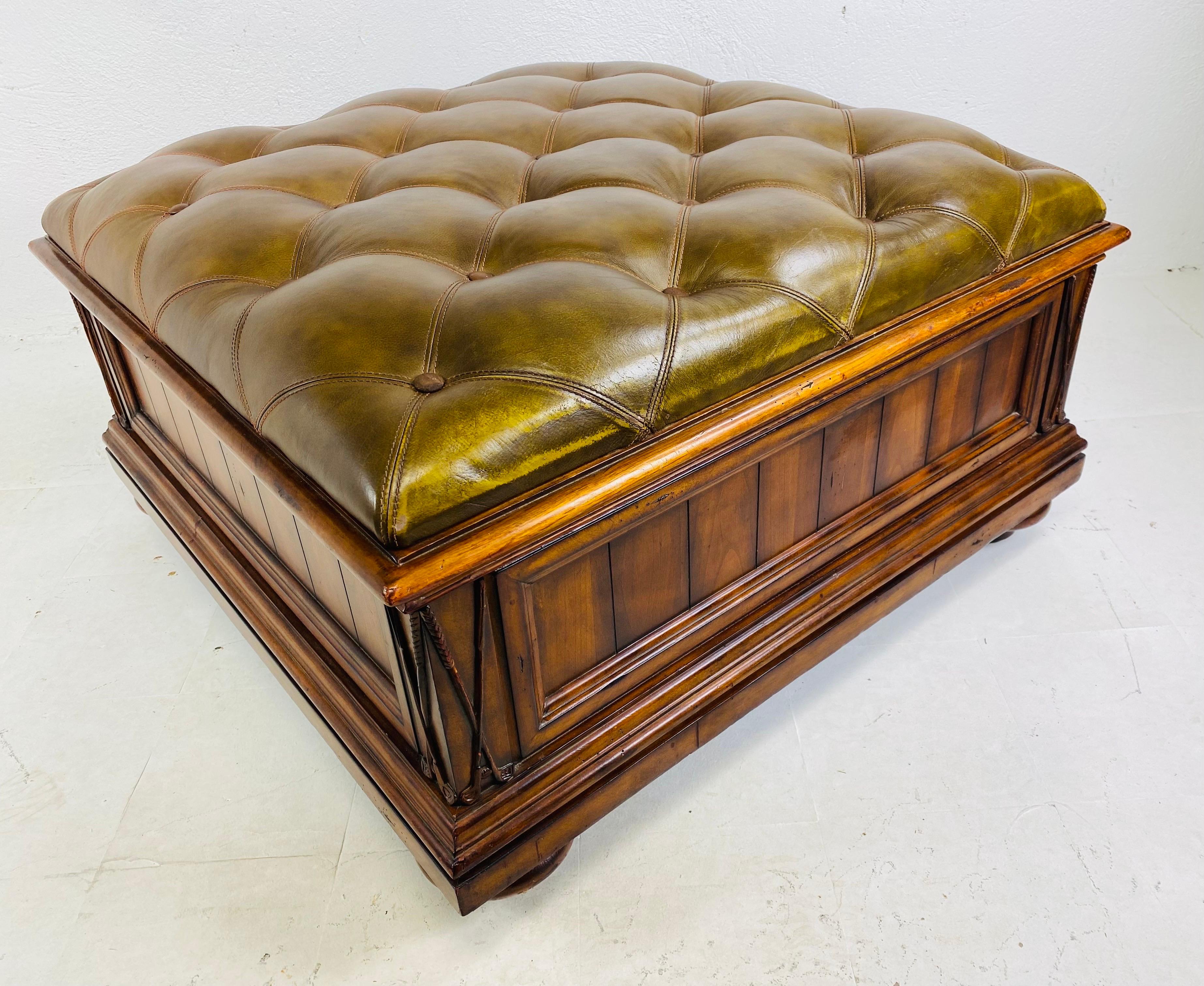 Handsome oversized tufted leather ottoman/trunk after Ralph Lauren In Good Condition For Sale In Allentown, PA