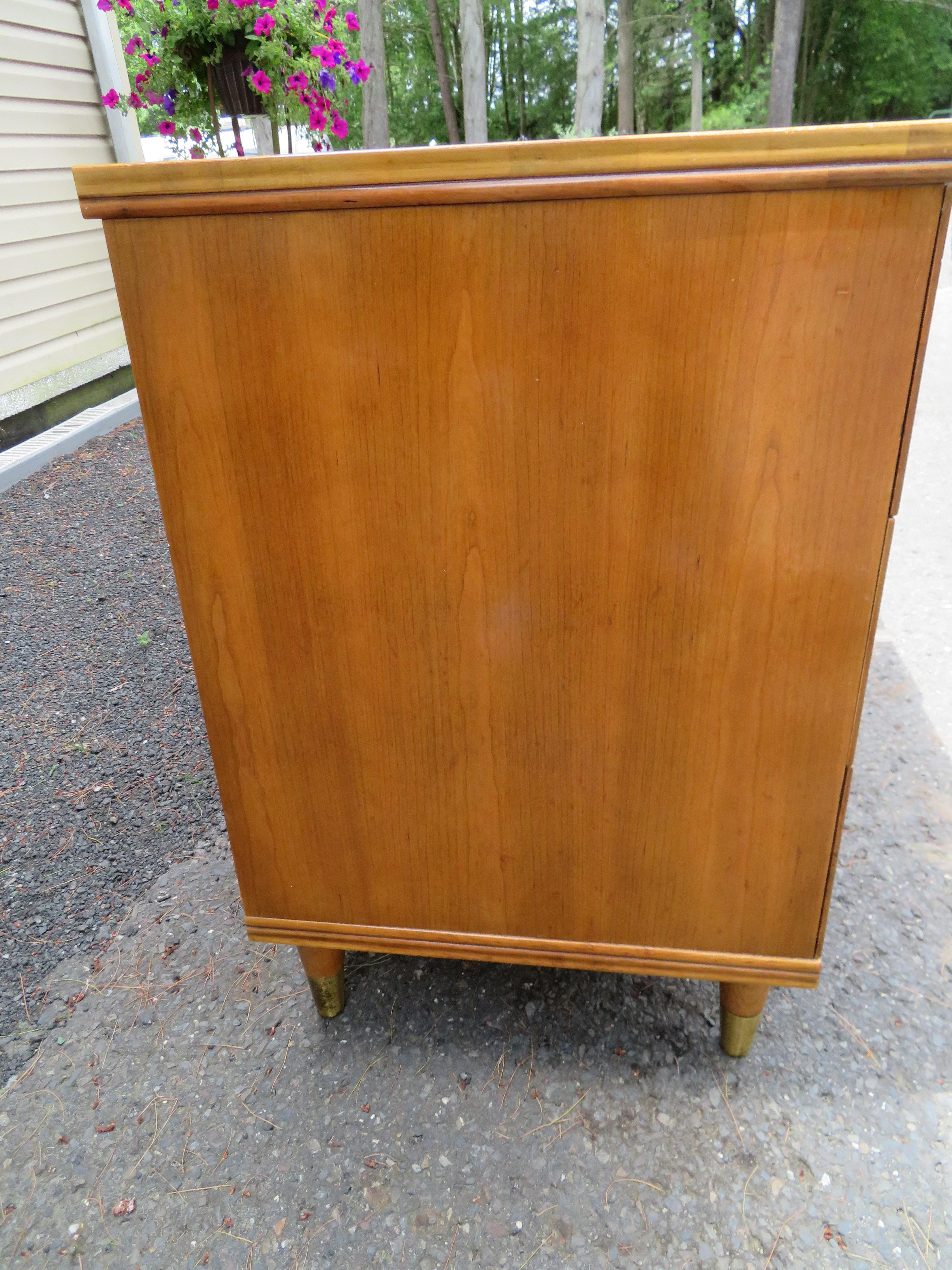 Handsome Pair Asian Style John Widdicomb Bachelors Chests Mid-Century Modern For Sale 2