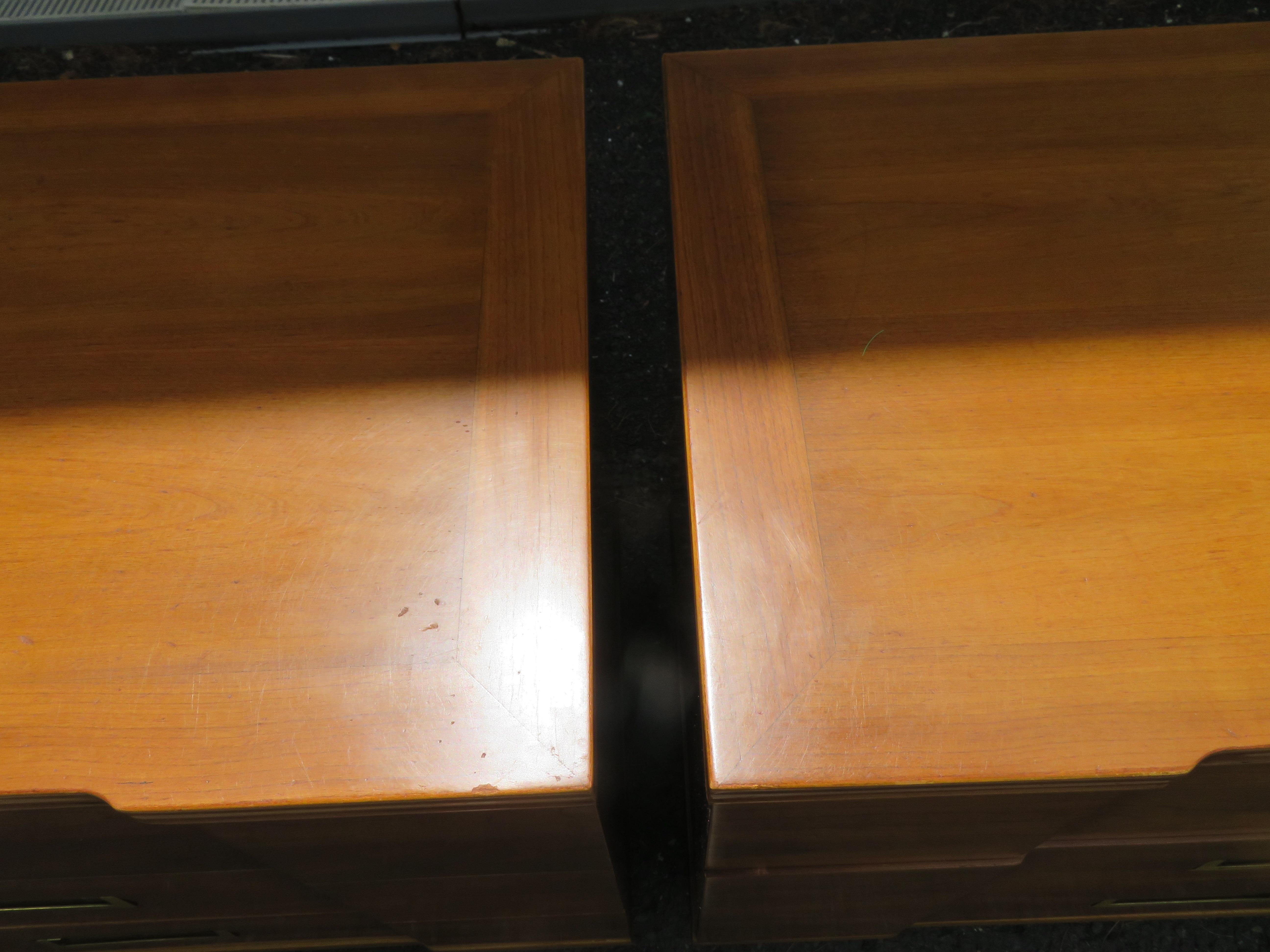 Handsome Pair Asian Style John Widdicomb Bachelors Chests Mid-Century Modern For Sale 6