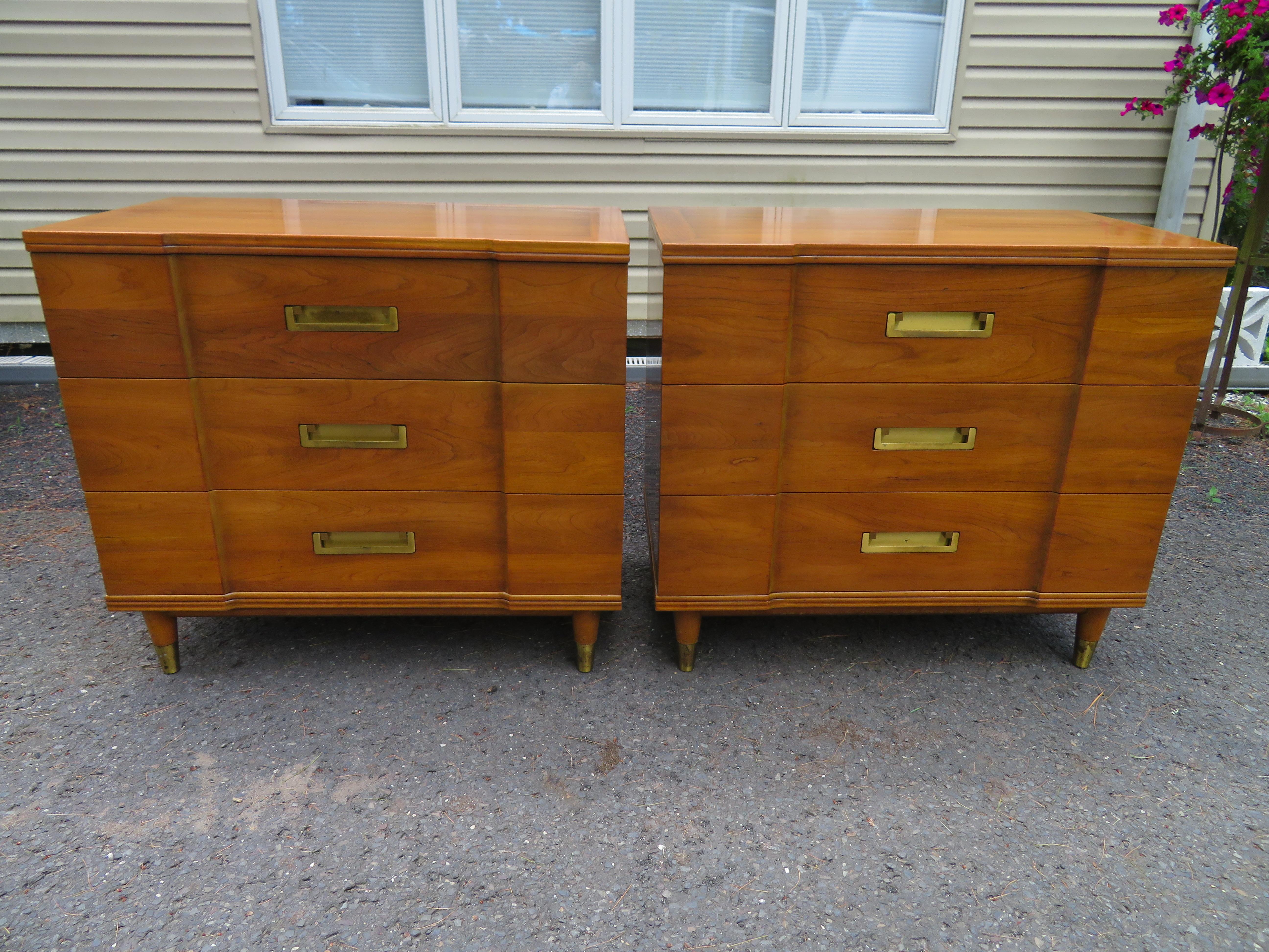 Handsome Pair Asian Style John Widdicomb Bachelors Chests Mid-Century Modern For Sale 9