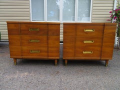 Splendida coppia di cassapanche John Widdicomb in stile asiatico, metà del secolo scorso.