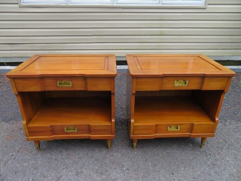 Handsome Pair Asian Style John Widdicomb Night Stands Mid-Century Modern For Sale 14