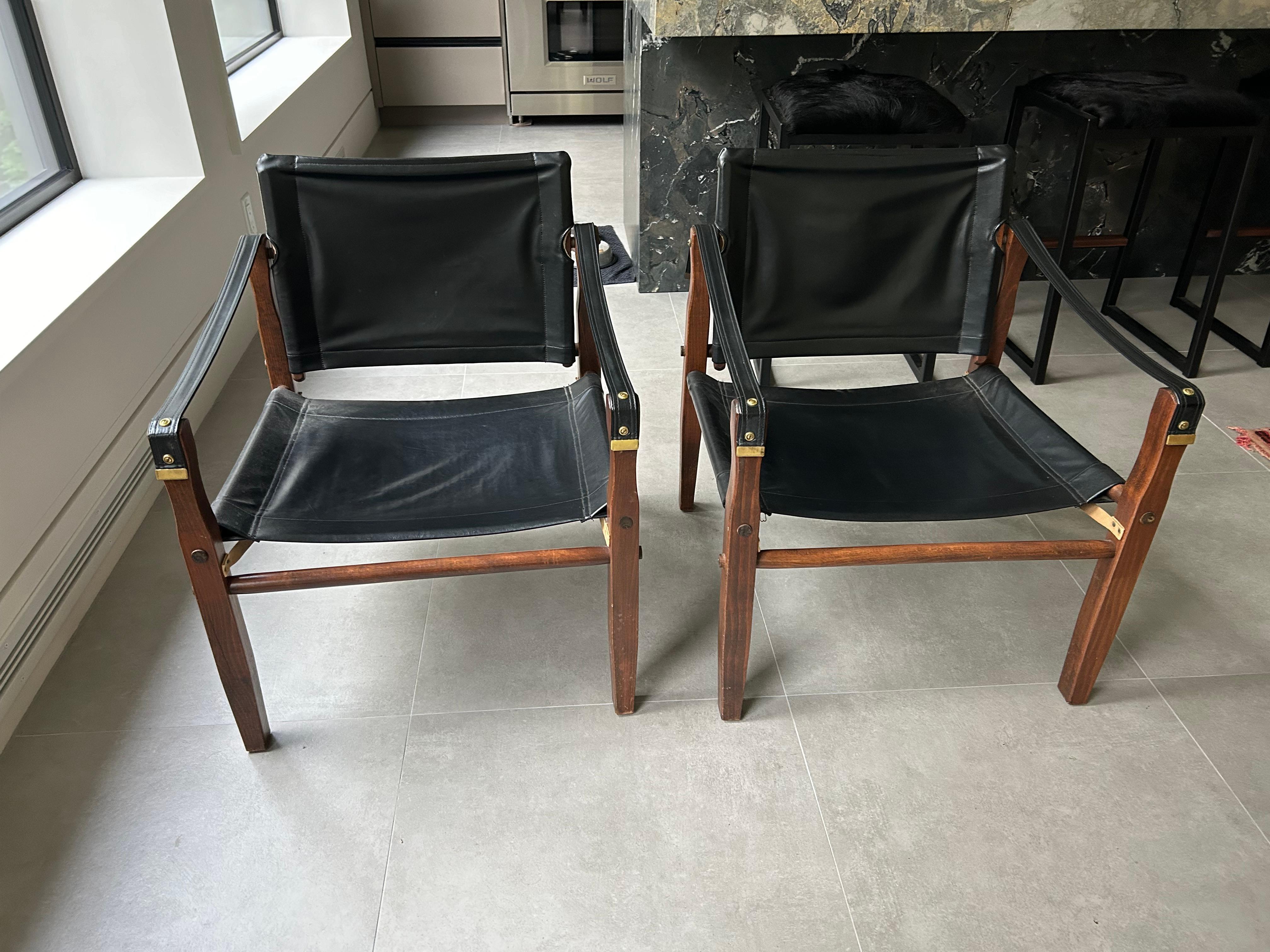 Handsome Pair Black Leather & Mahogany Gold Medal Safari Style Campaign Chairs 7