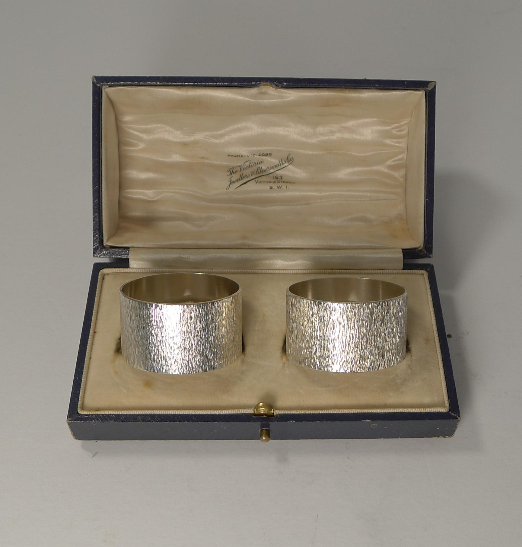 Handsome Pair of English Sterling Silver Napkin Rings, 1949 For Sale 3