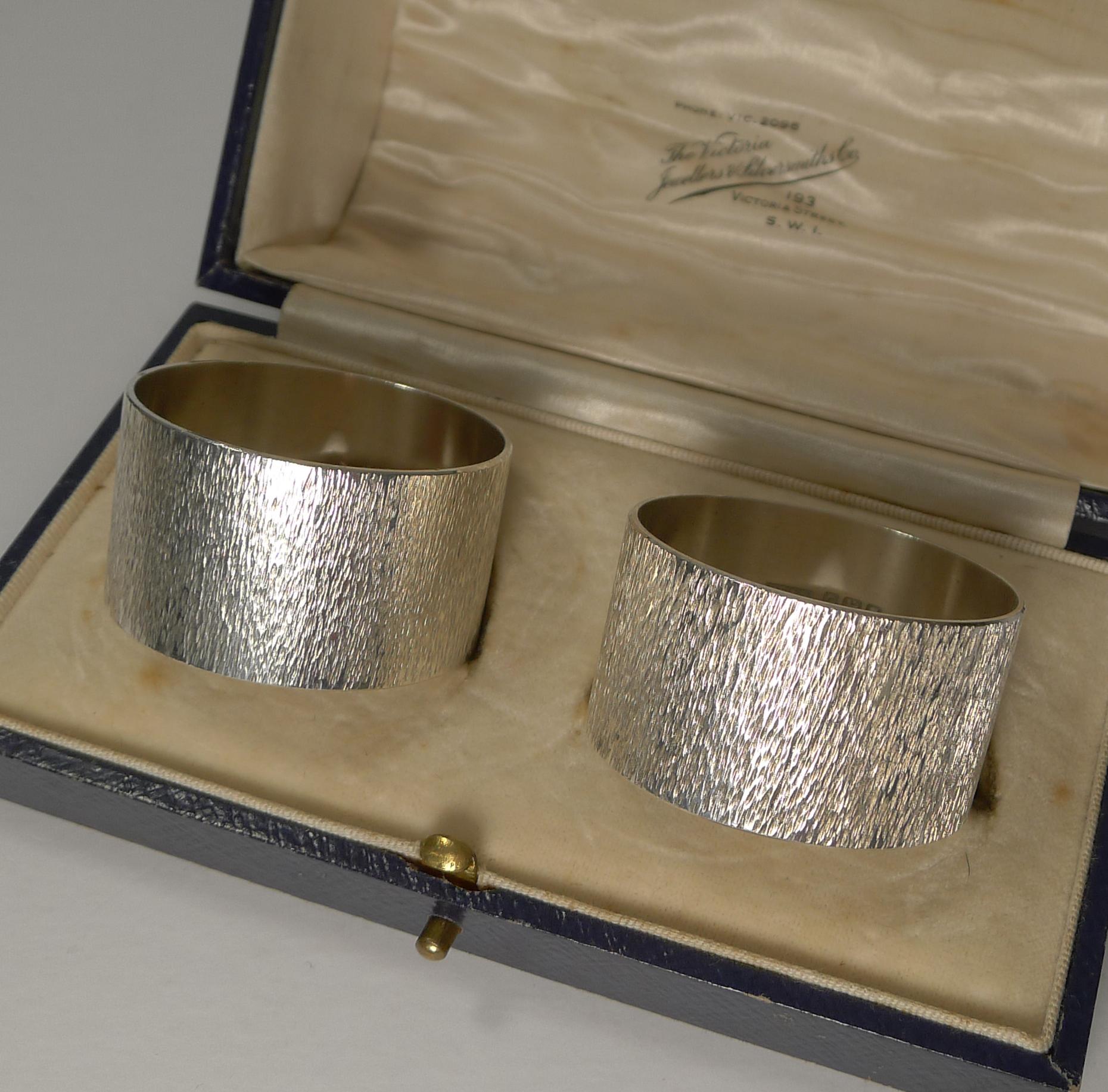 Handsome Pair of English Sterling Silver Napkin Rings, 1949 For Sale 4