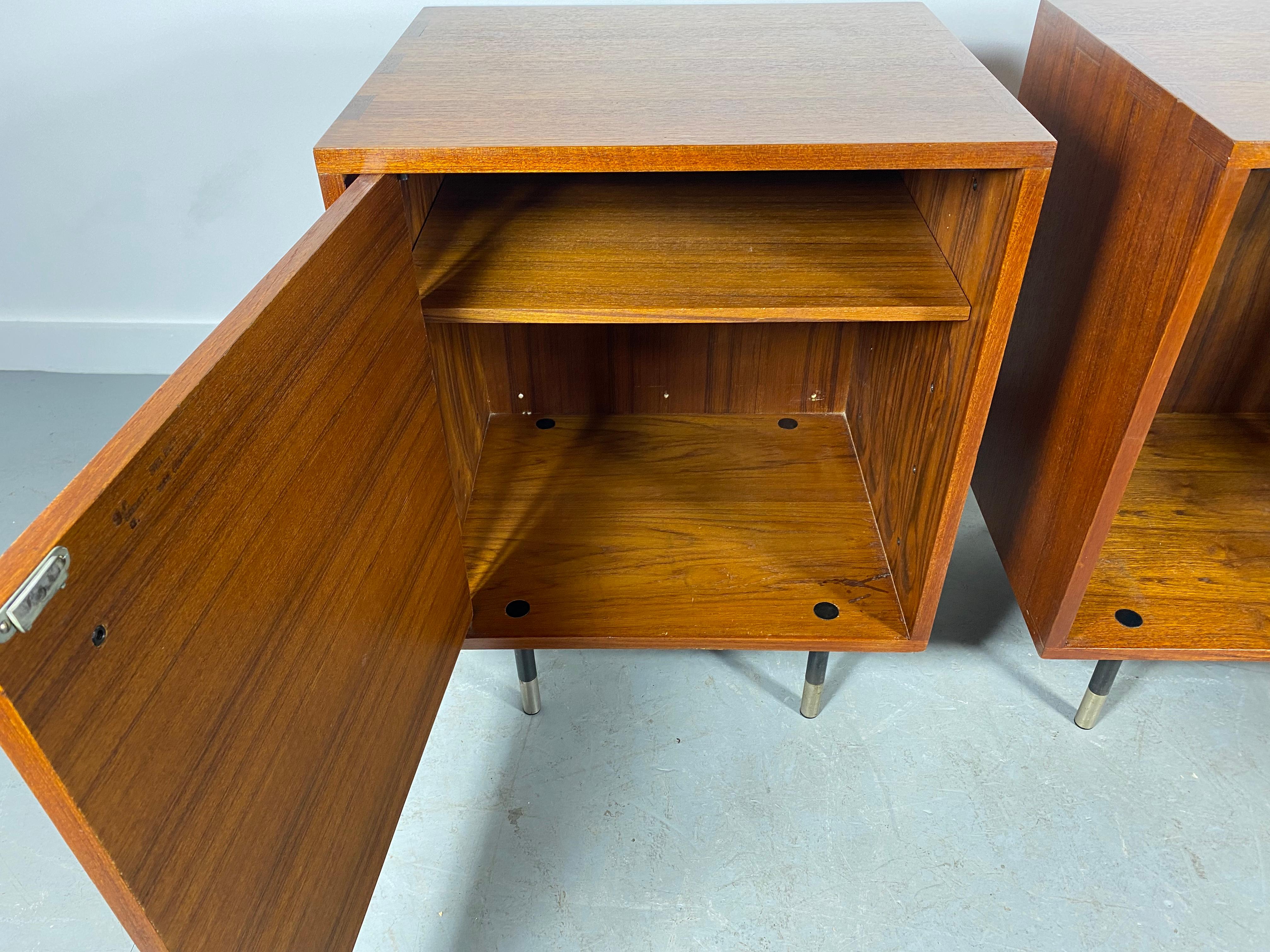 Handsome Pair Italian Modernist Stands, Cabinets, End Tables In Good Condition In Buffalo, NY