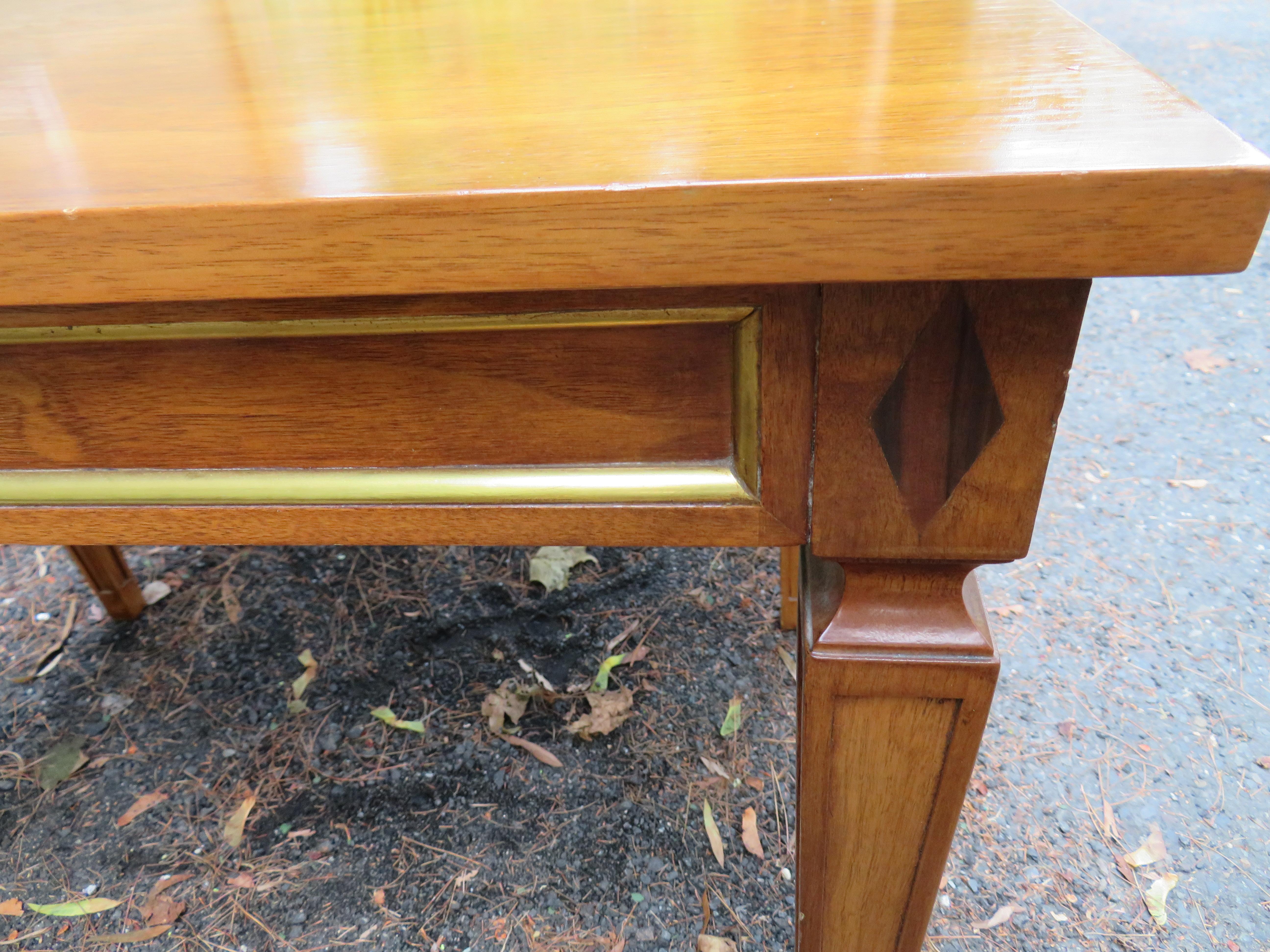 Handsome Pair of Maison Jansen Style Walnut Side End Table Hollywood Regency In Good Condition For Sale In Pemberton, NJ
