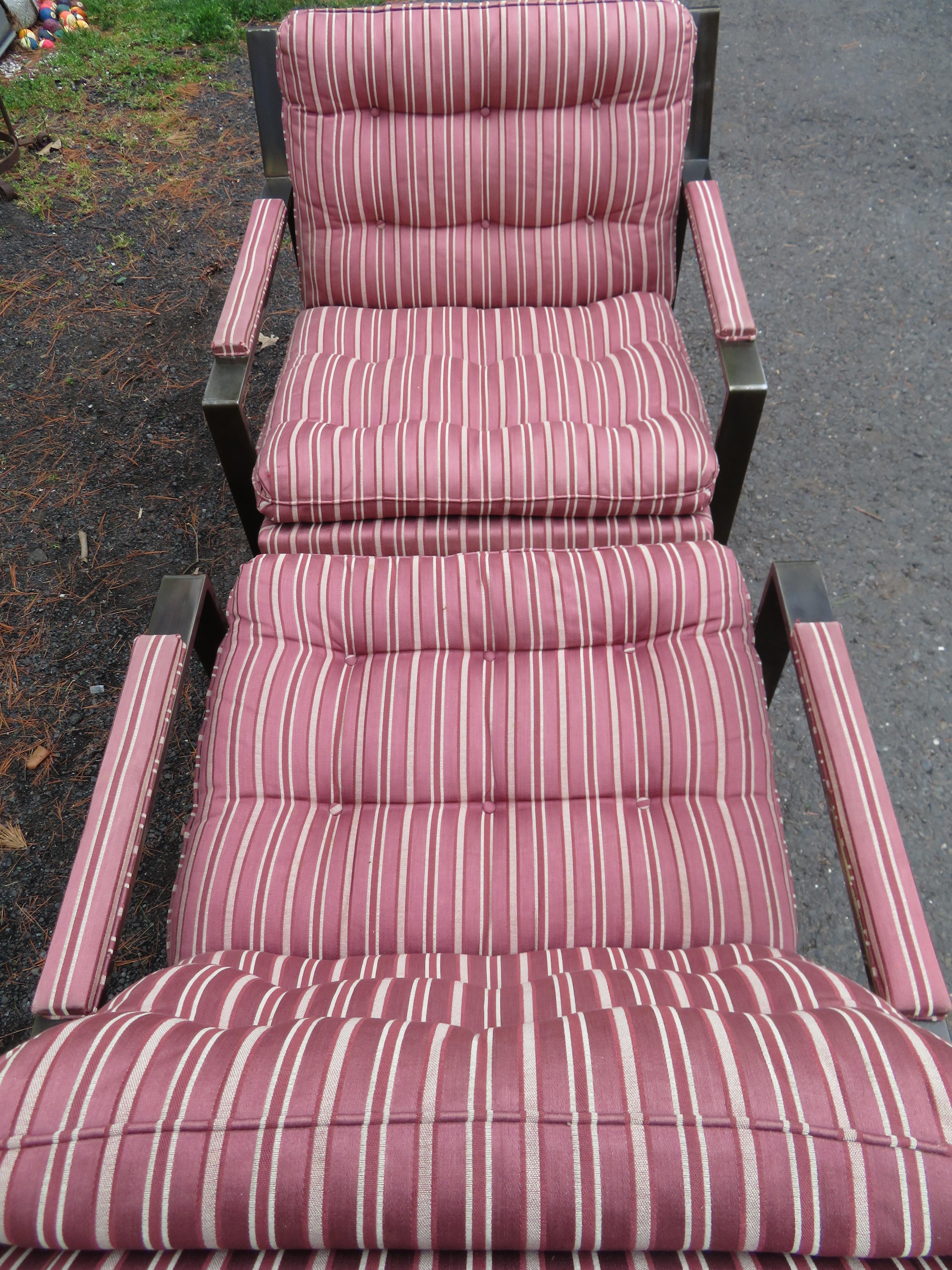Belle paire de fauteuils de salon en laiton de style Milo Baughman, mi-siècle moderne en vente 5