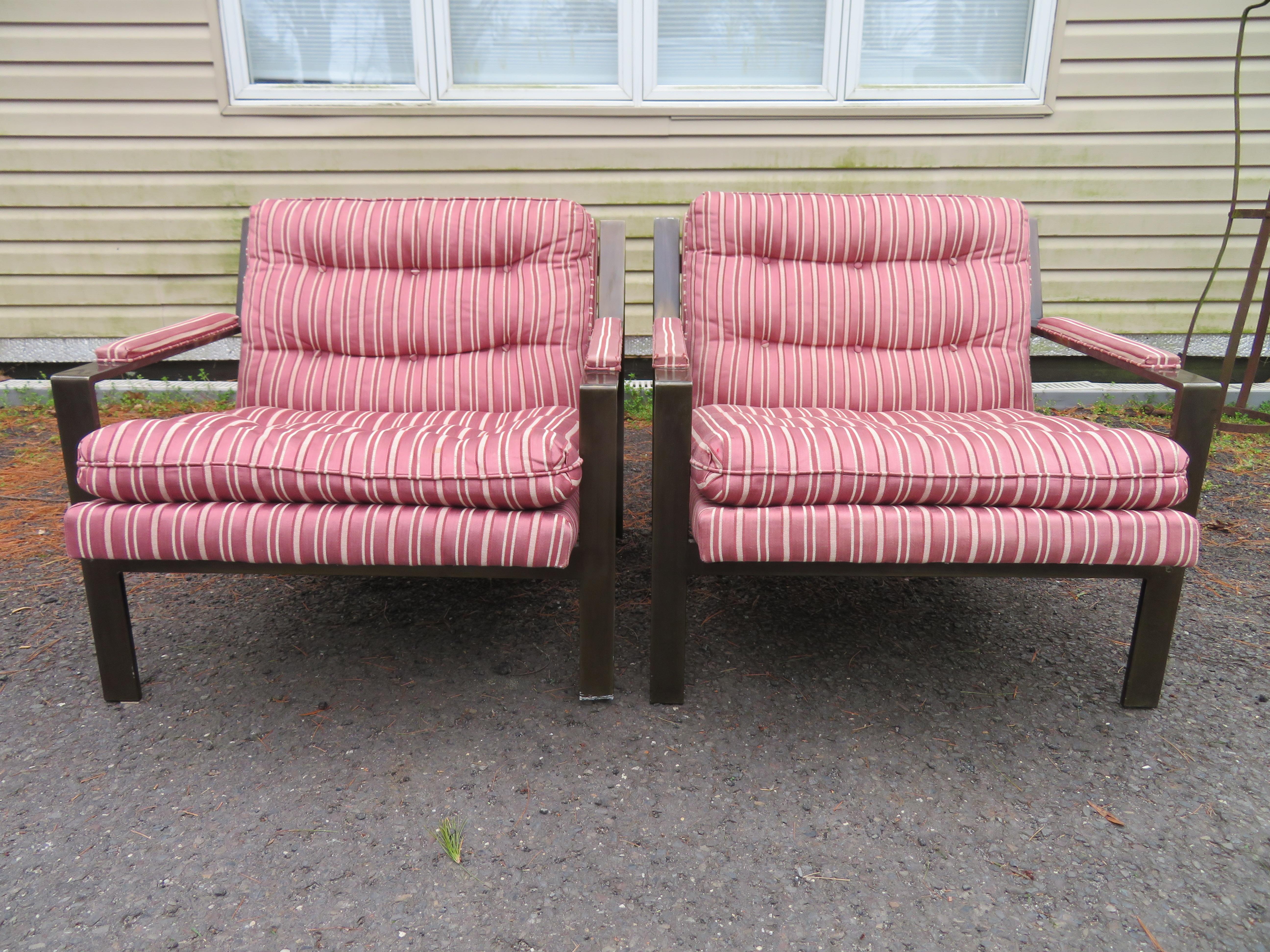 Belle paire de fauteuils de salon en laiton de style Milo Baughman, mi-siècle moderne en vente 8