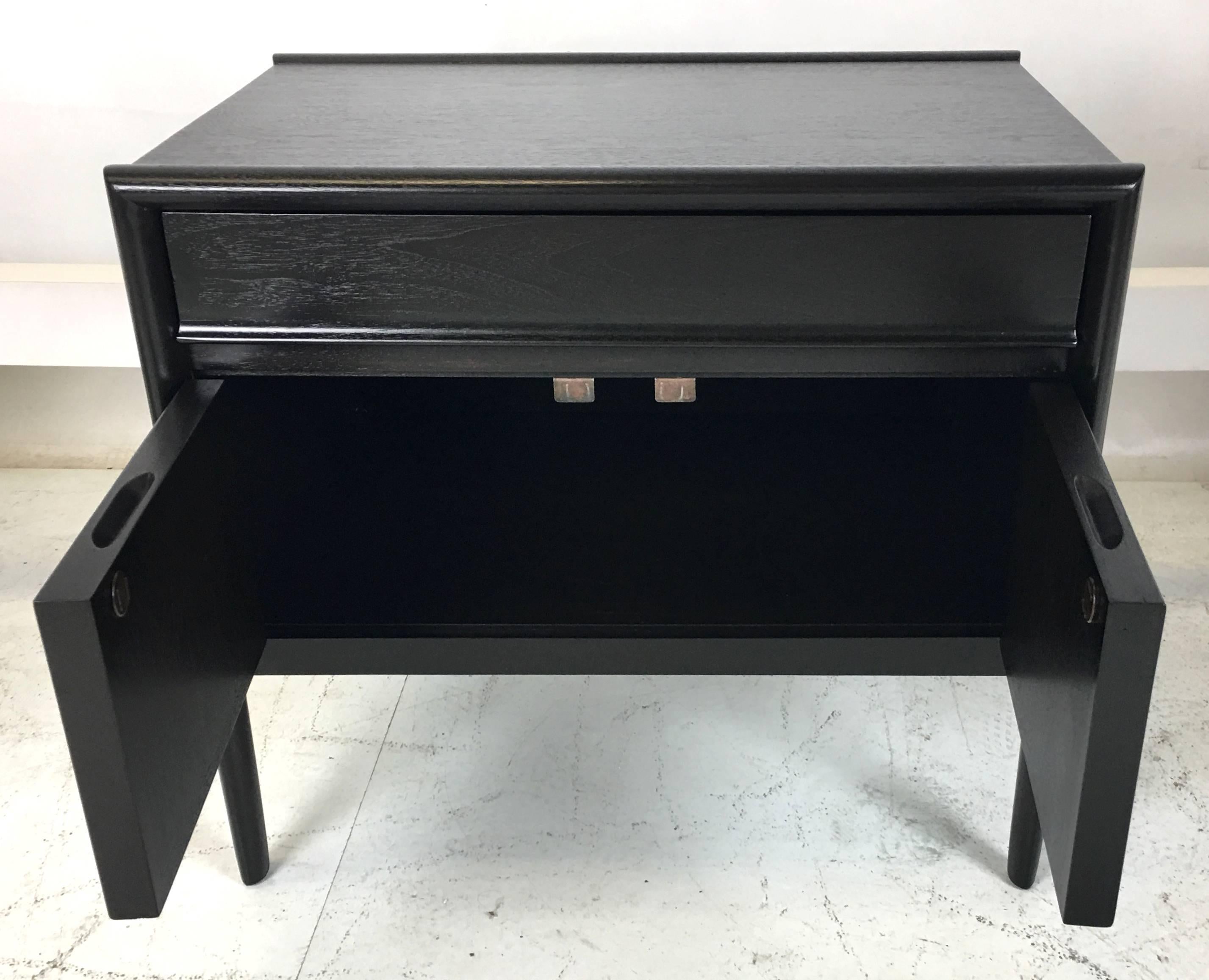 Mid-20th Century Handsome Pair of Ebonized Walnut Nightstands