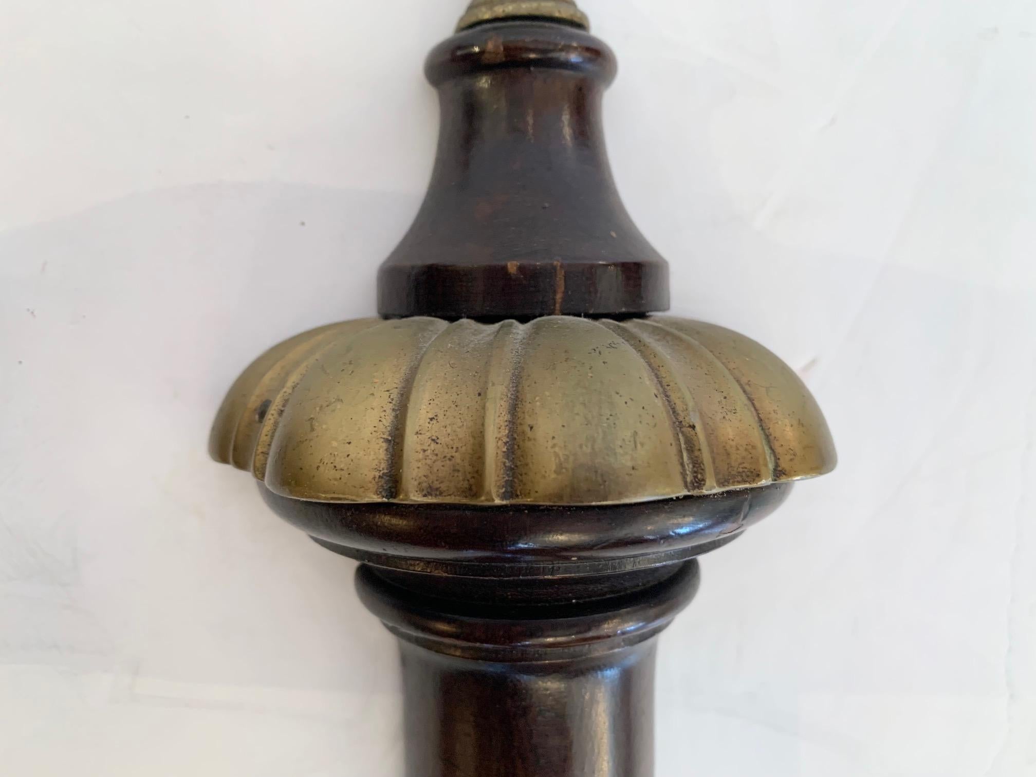 Handsome Pair of VIntage Mahogany & Brass Candle Sconces In Good Condition For Sale In Hopewell, NJ