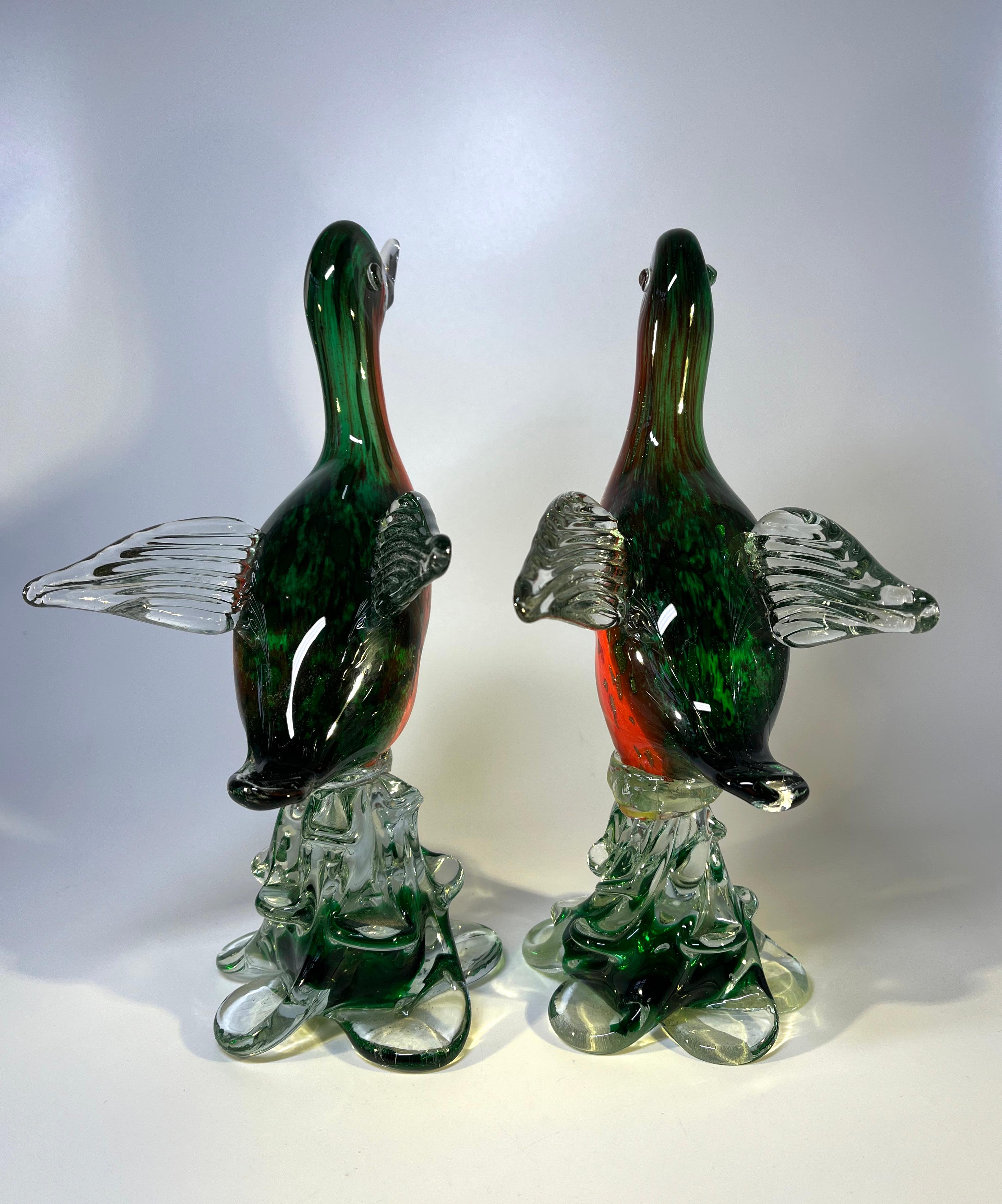 Handsome Pair of Vintage Venetian Glass Birds, Murano Hand Blown circa 1960s In Excellent Condition For Sale In Rothley, Leicestershire