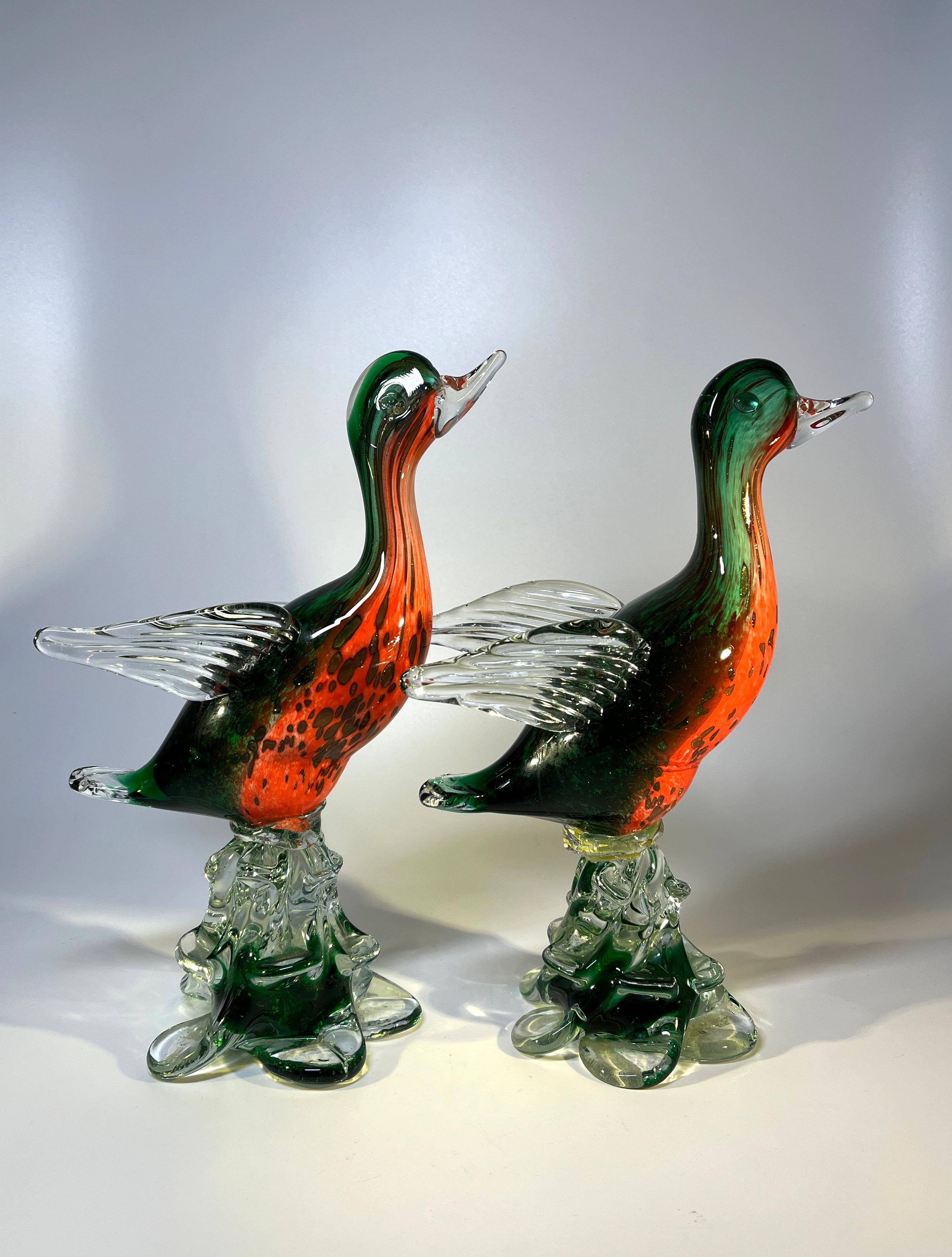 20th Century Handsome Pair of Vintage Venetian Glass Birds, Murano Hand Blown circa 1960s For Sale