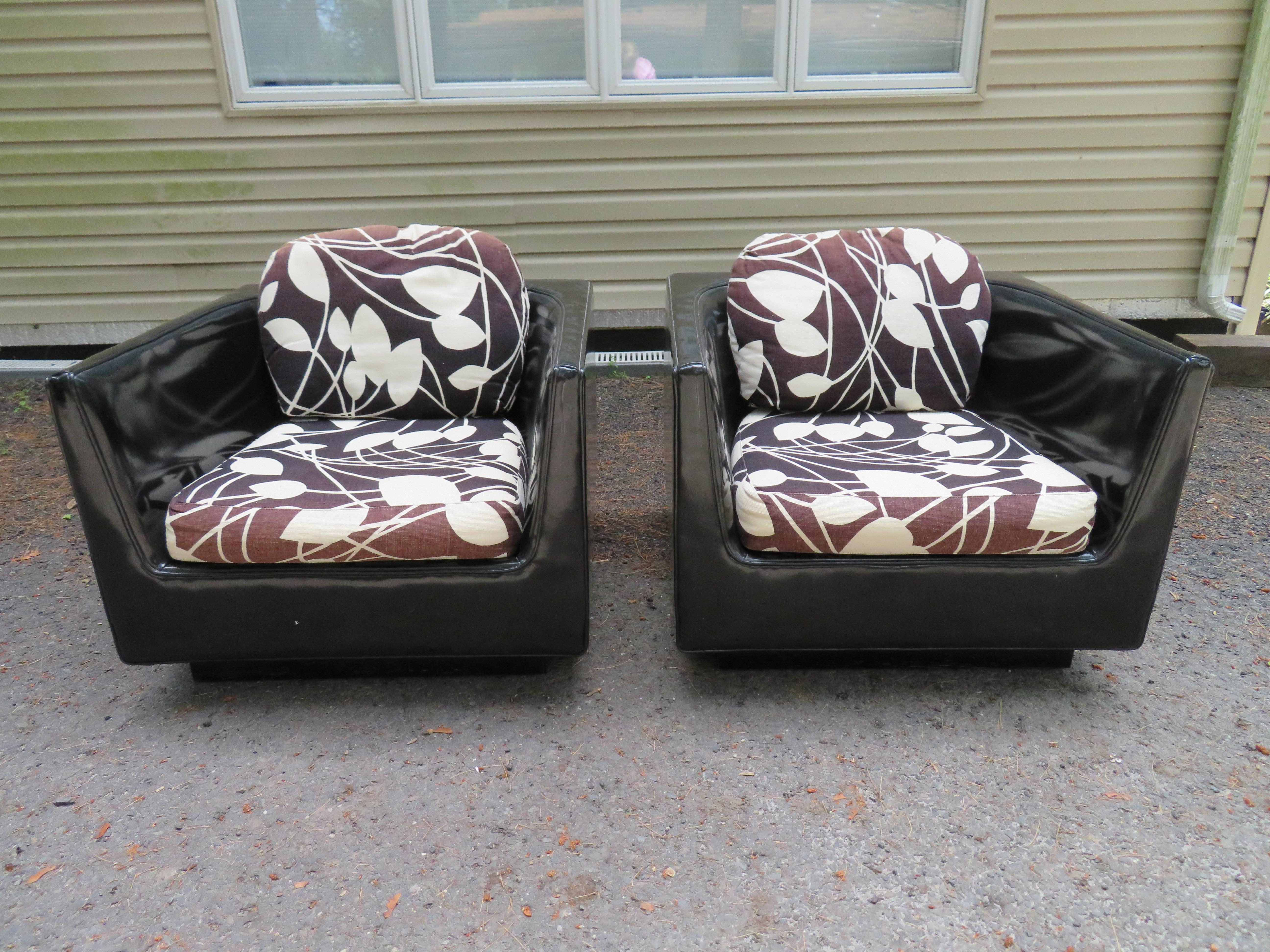 Upholstery Handsome Pair of Signed Selig Cube Lounge Chairs Mid-Century Modern For Sale