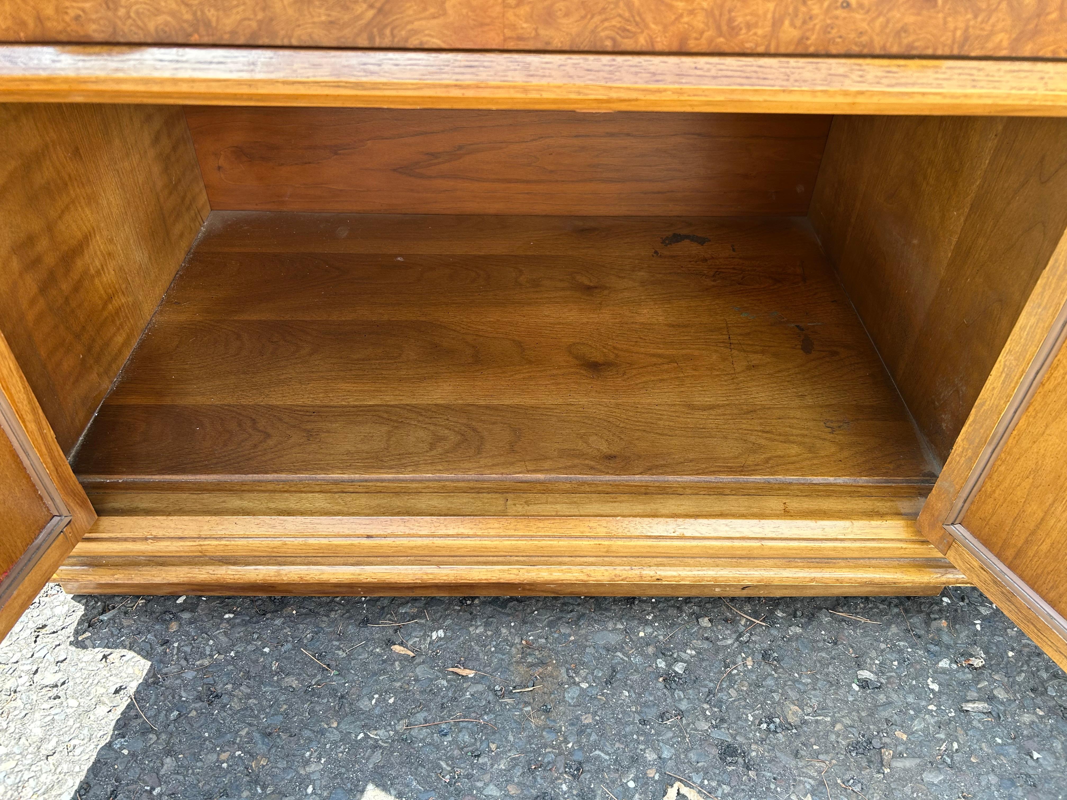 Handsome Pair Thomasville Burl Wood Caned Front Night Stands Mid-Century Modern 5