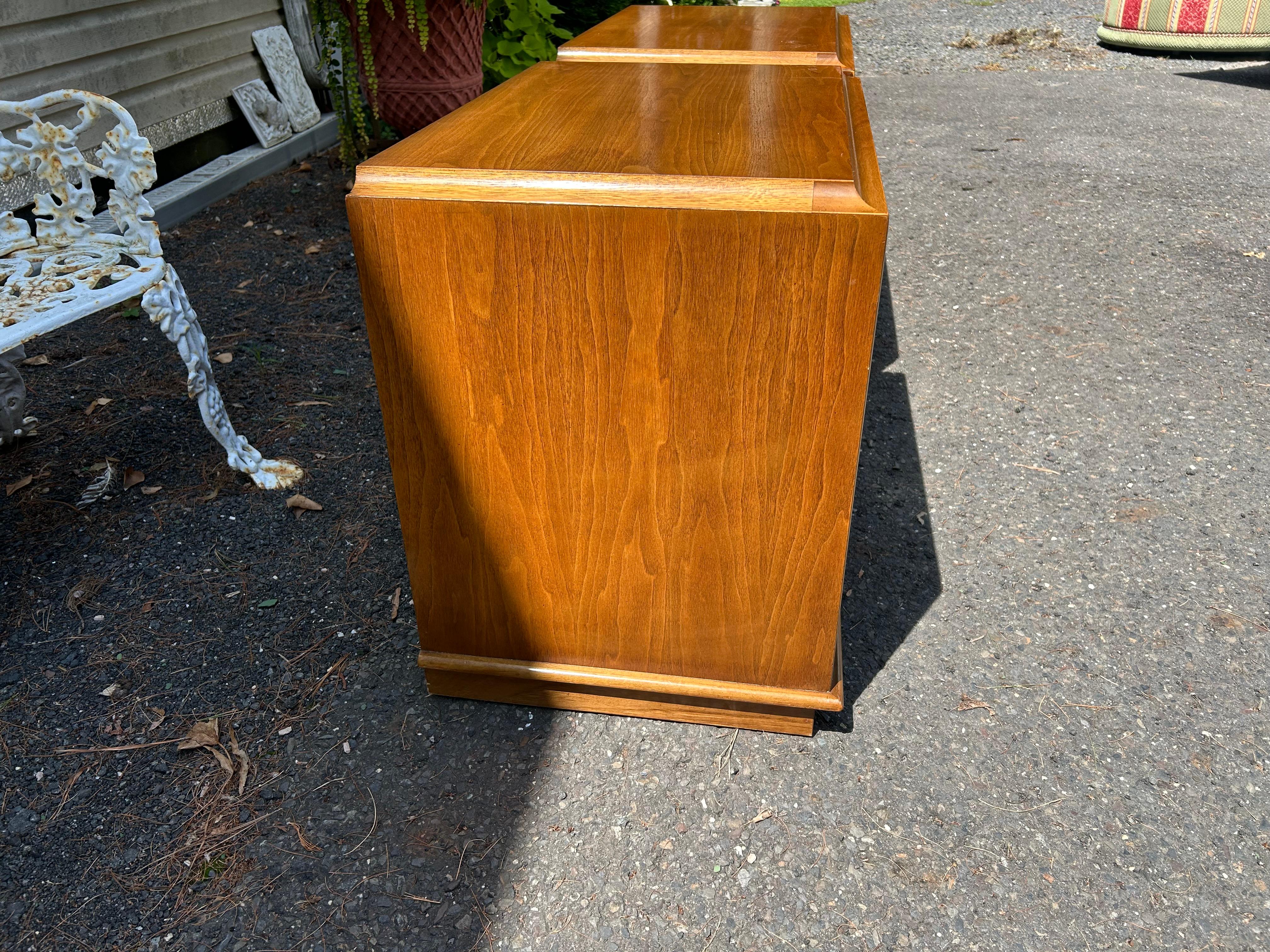 Handsome Pair Thomasville Burl Wood Caned Front Night Stands Mid-Century Modern 10