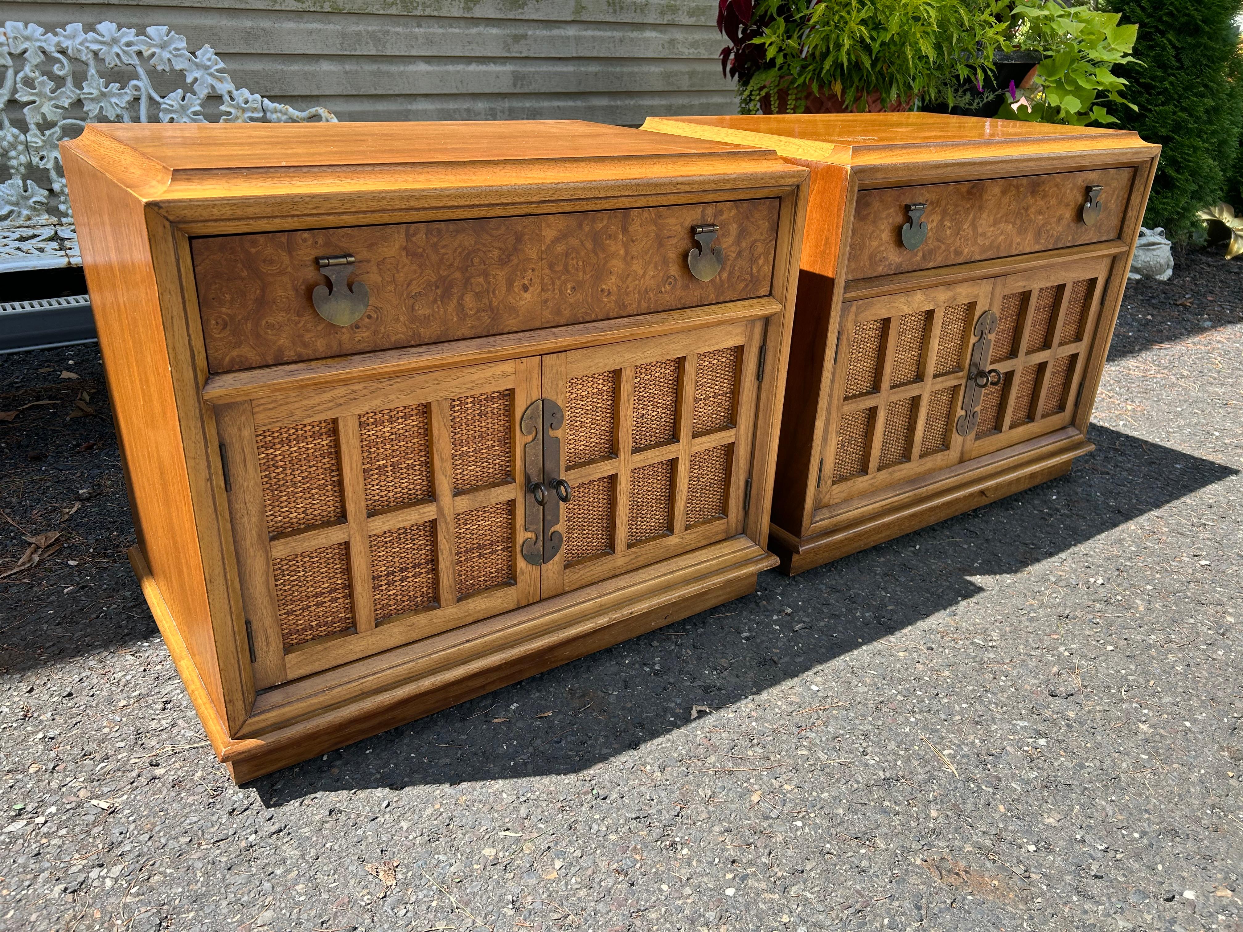 American Handsome Pair Thomasville Burl Wood Caned Front Night Stands Mid-Century Modern